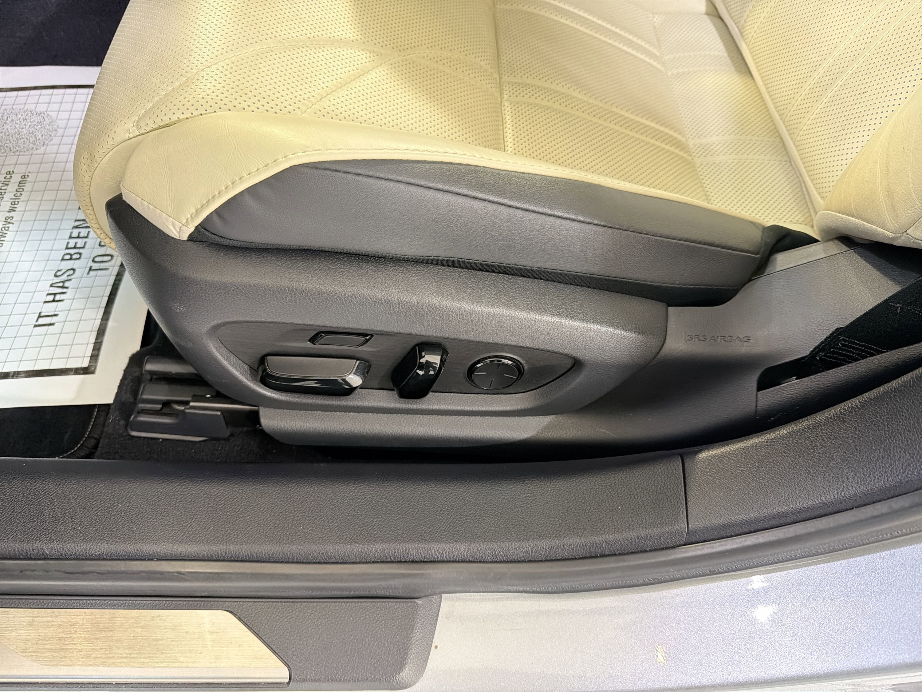 2022 Lexus ES ES 300h Ultra Luxury