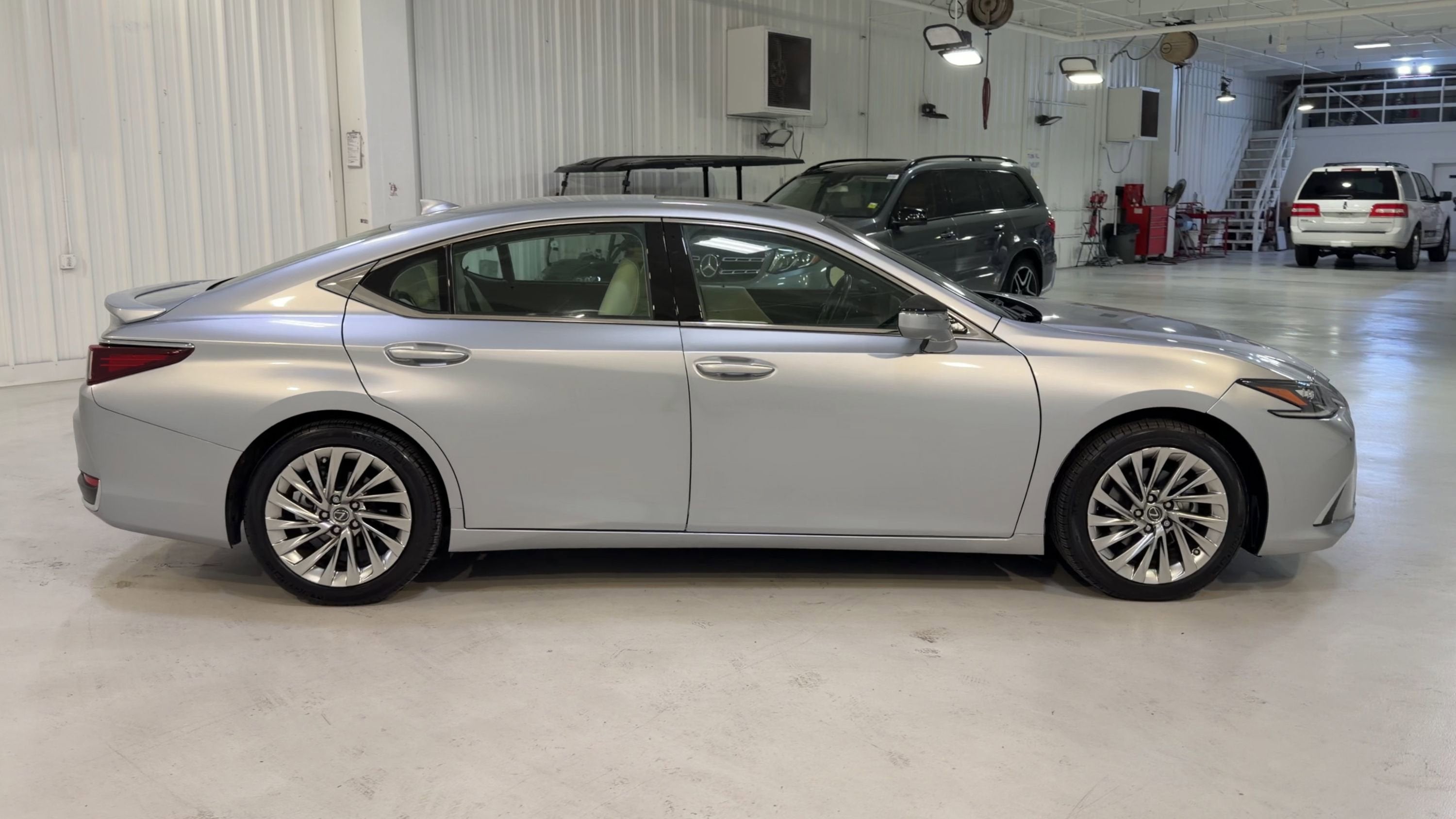 2022 Lexus ES ES 300h Ultra Luxury