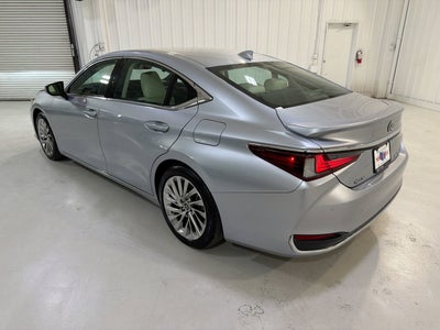 2022 Lexus ES ES 300h Ultra Luxury