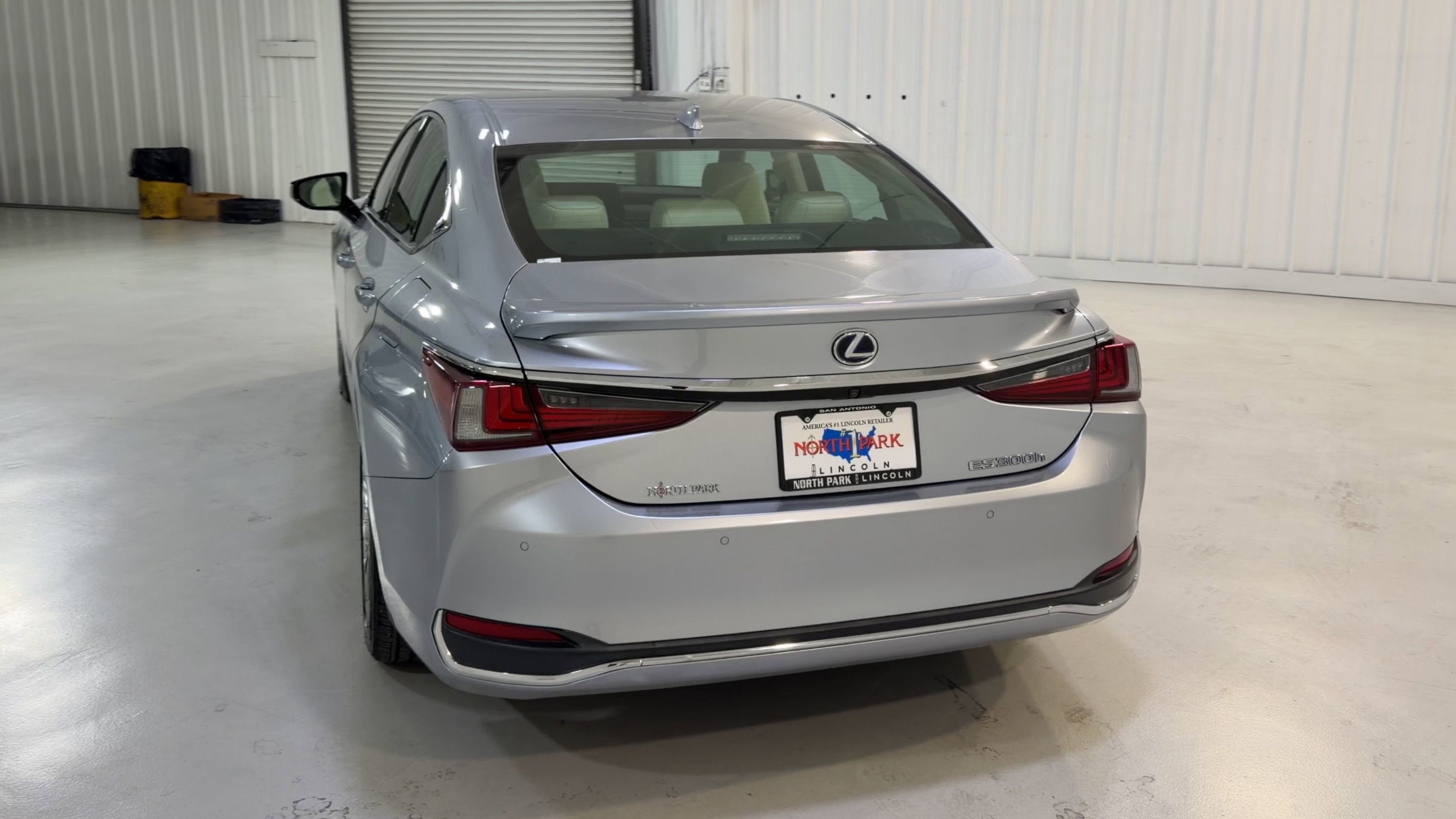 2022 Lexus ES ES 300h Ultra Luxury