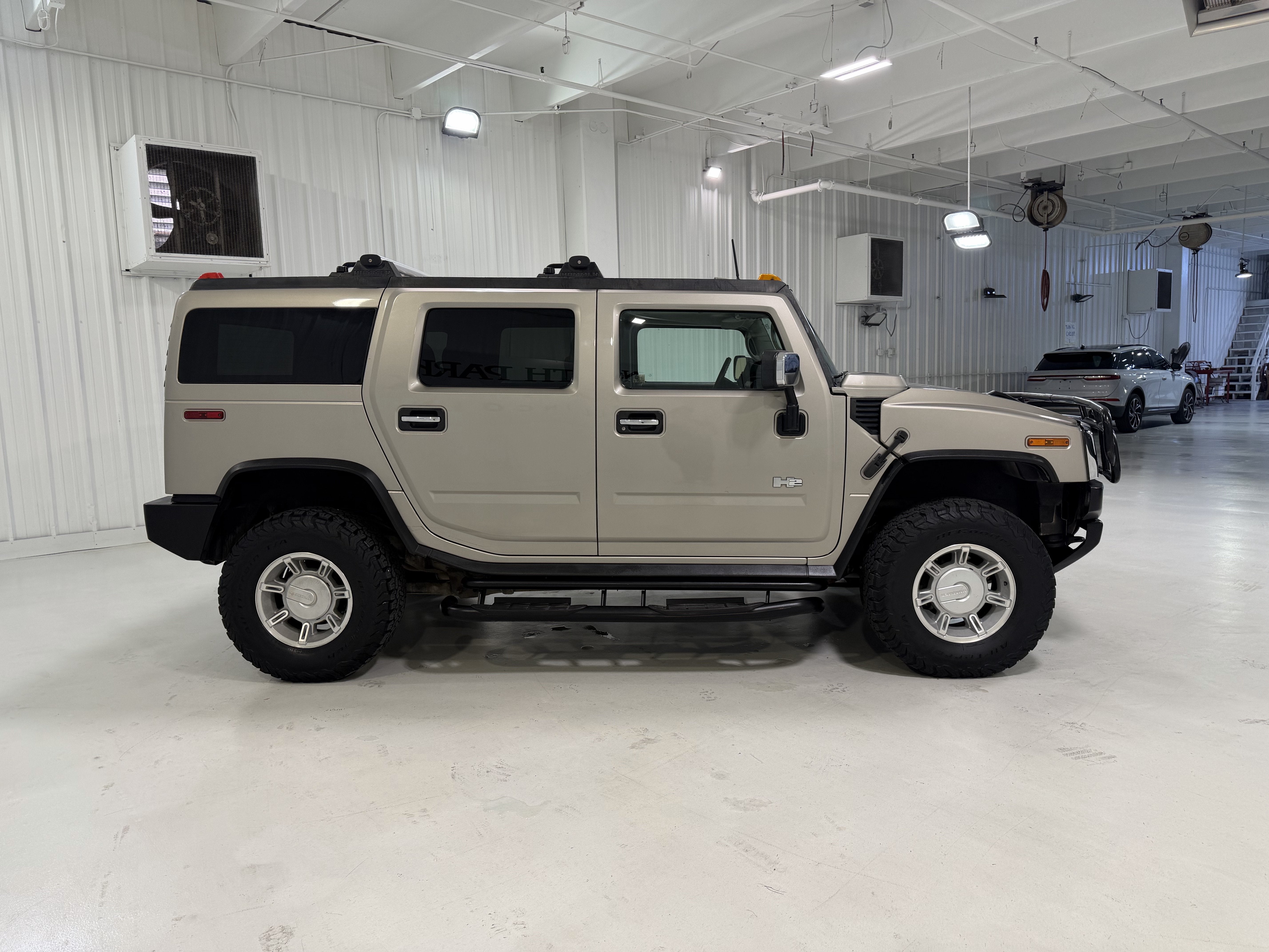 2003 HUMMER H2 Base