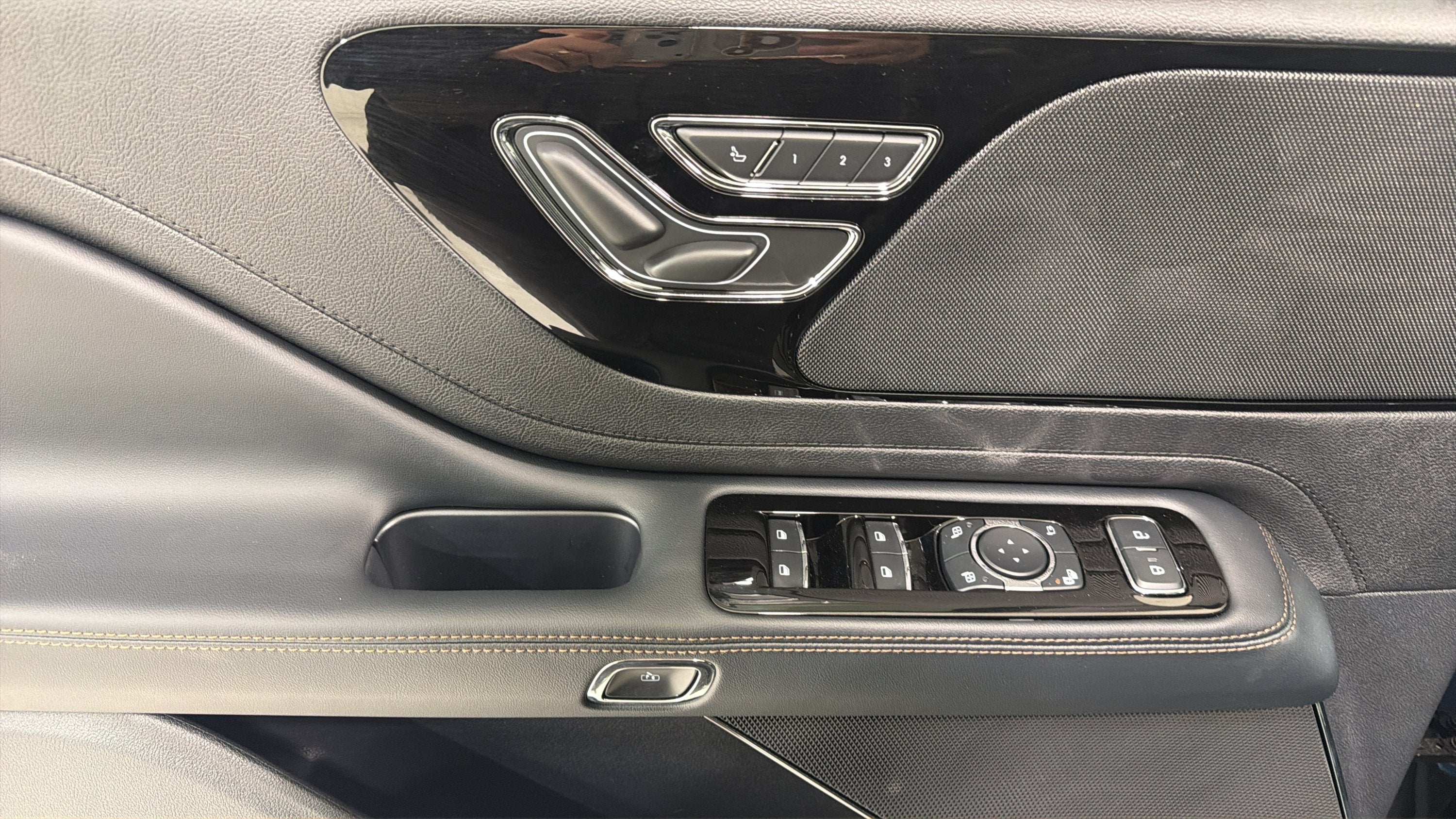 2027 Lincoln Aviator Premiere