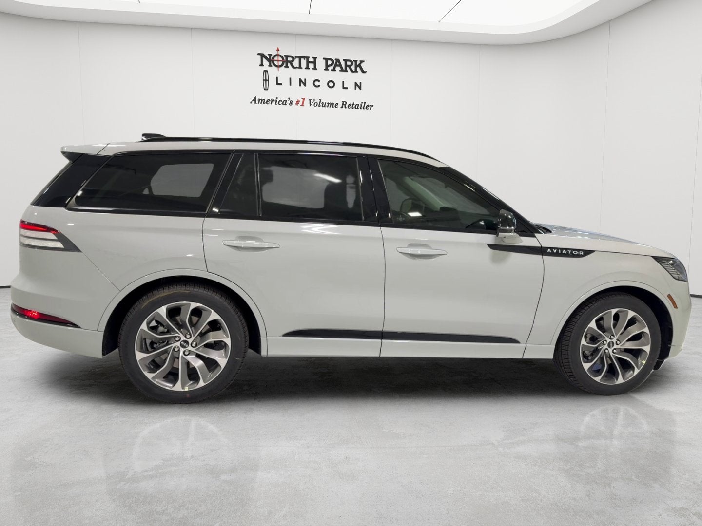 2027 Lincoln Aviator Premiere