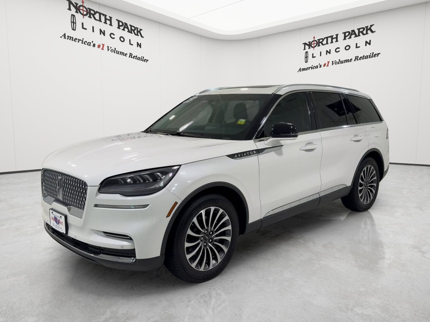 2023 Lincoln Aviator Standard