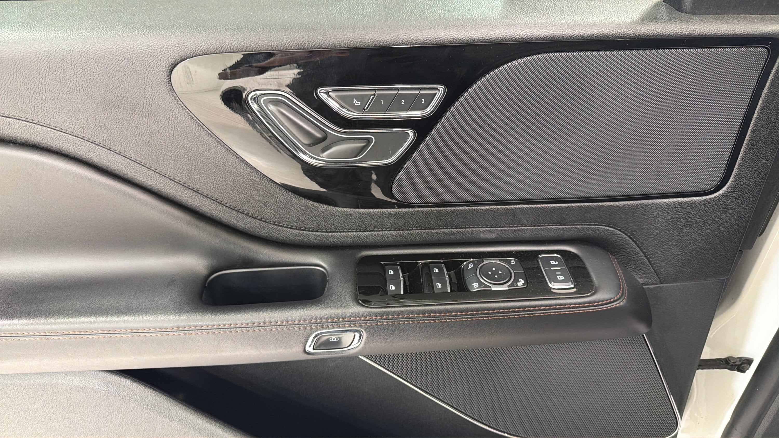 2023 Lincoln Aviator Standard