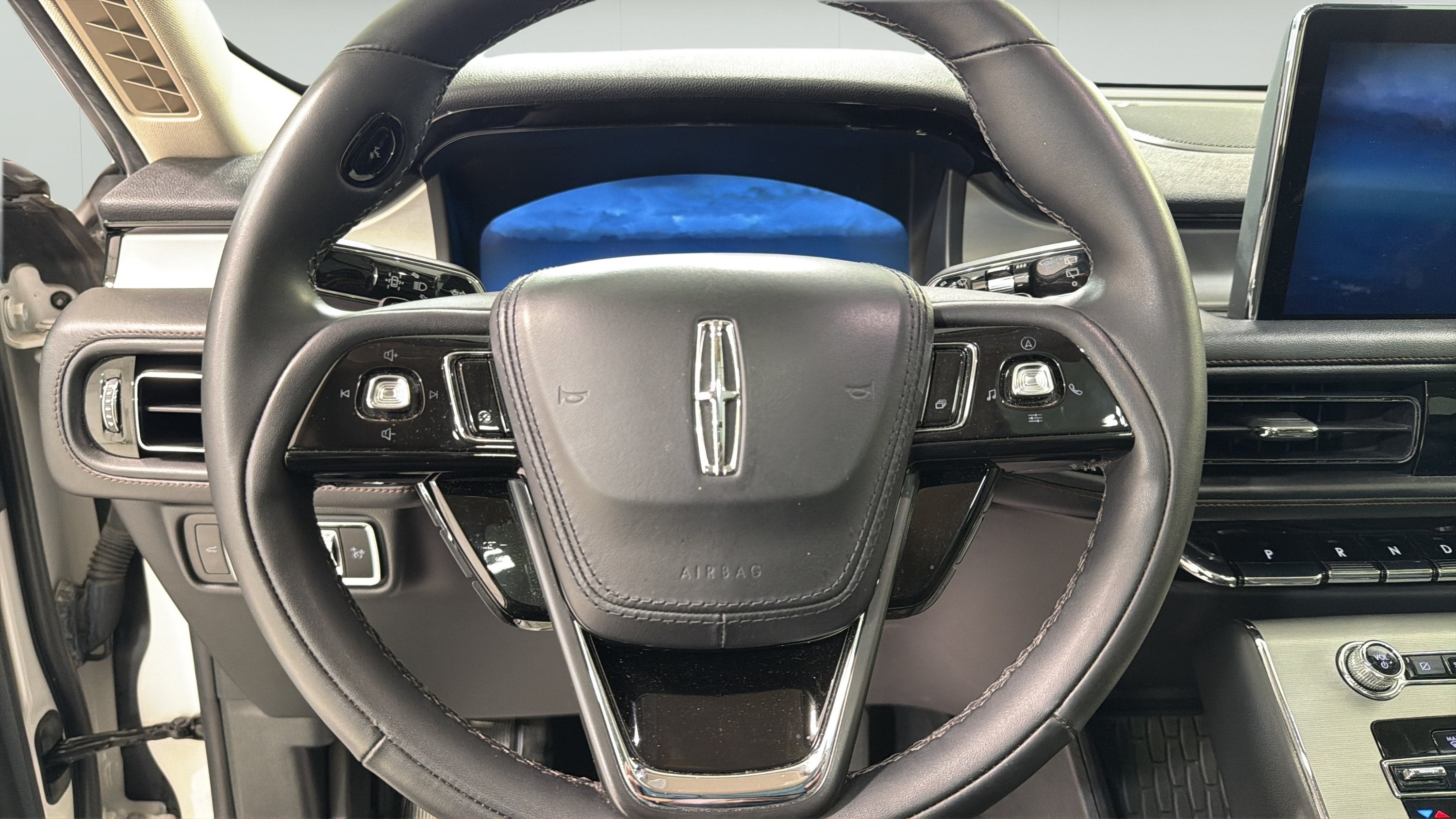 2023 Lincoln Aviator Standard