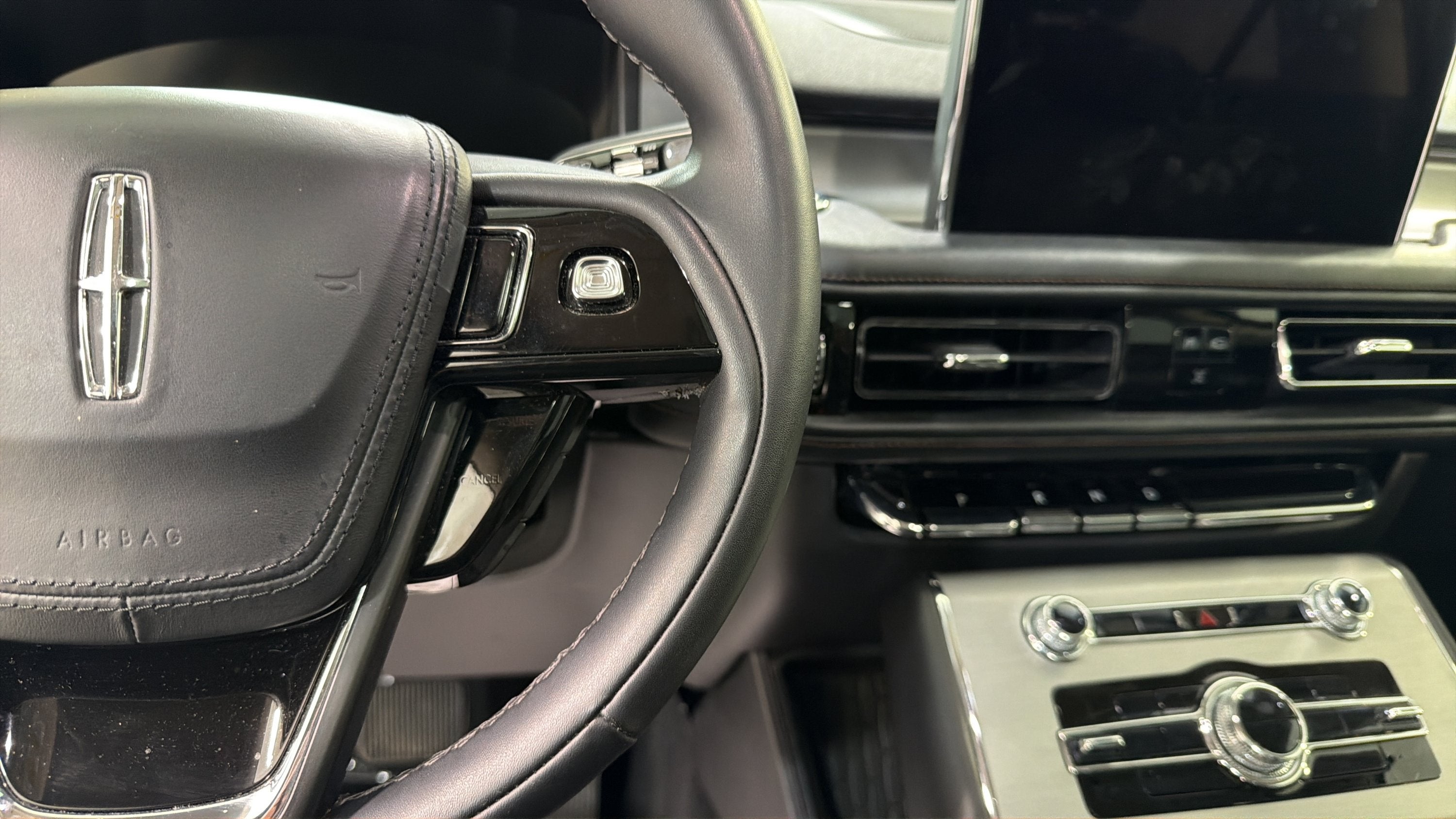 2023 Lincoln Aviator Standard