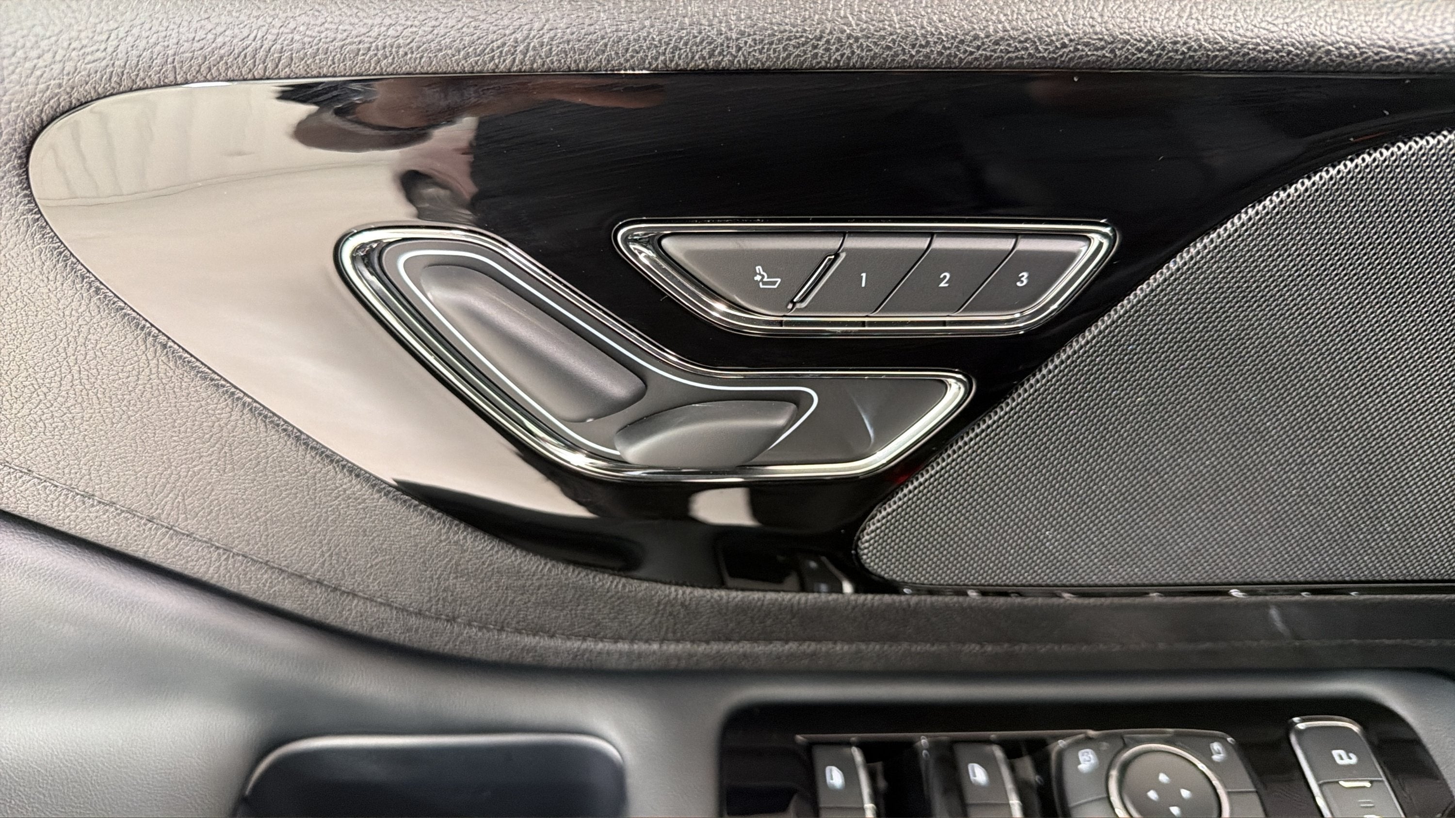 2027 Lincoln Aviator Premiere