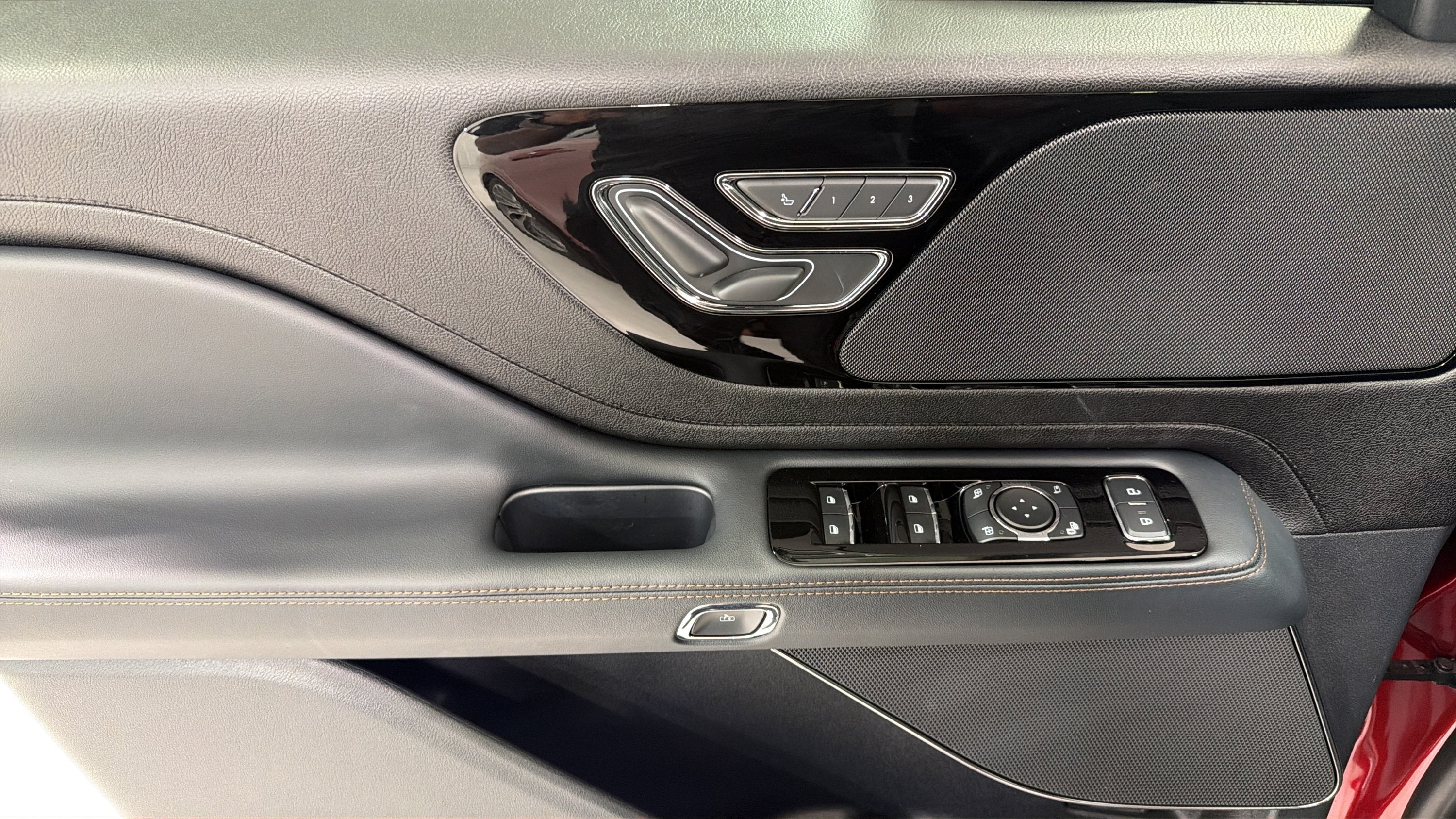 2027 Lincoln Aviator Premiere