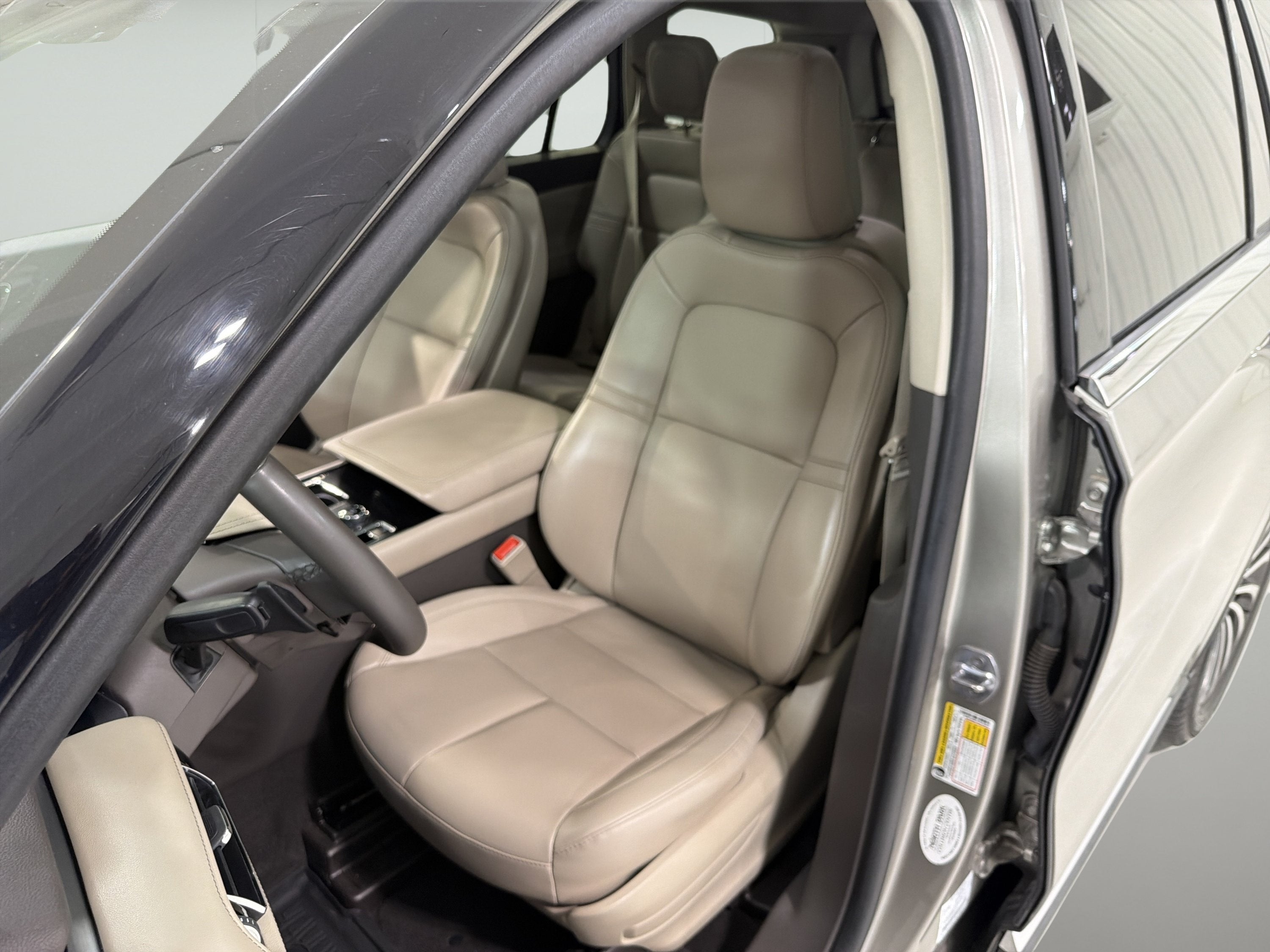 2023 Lincoln Aviator Standard