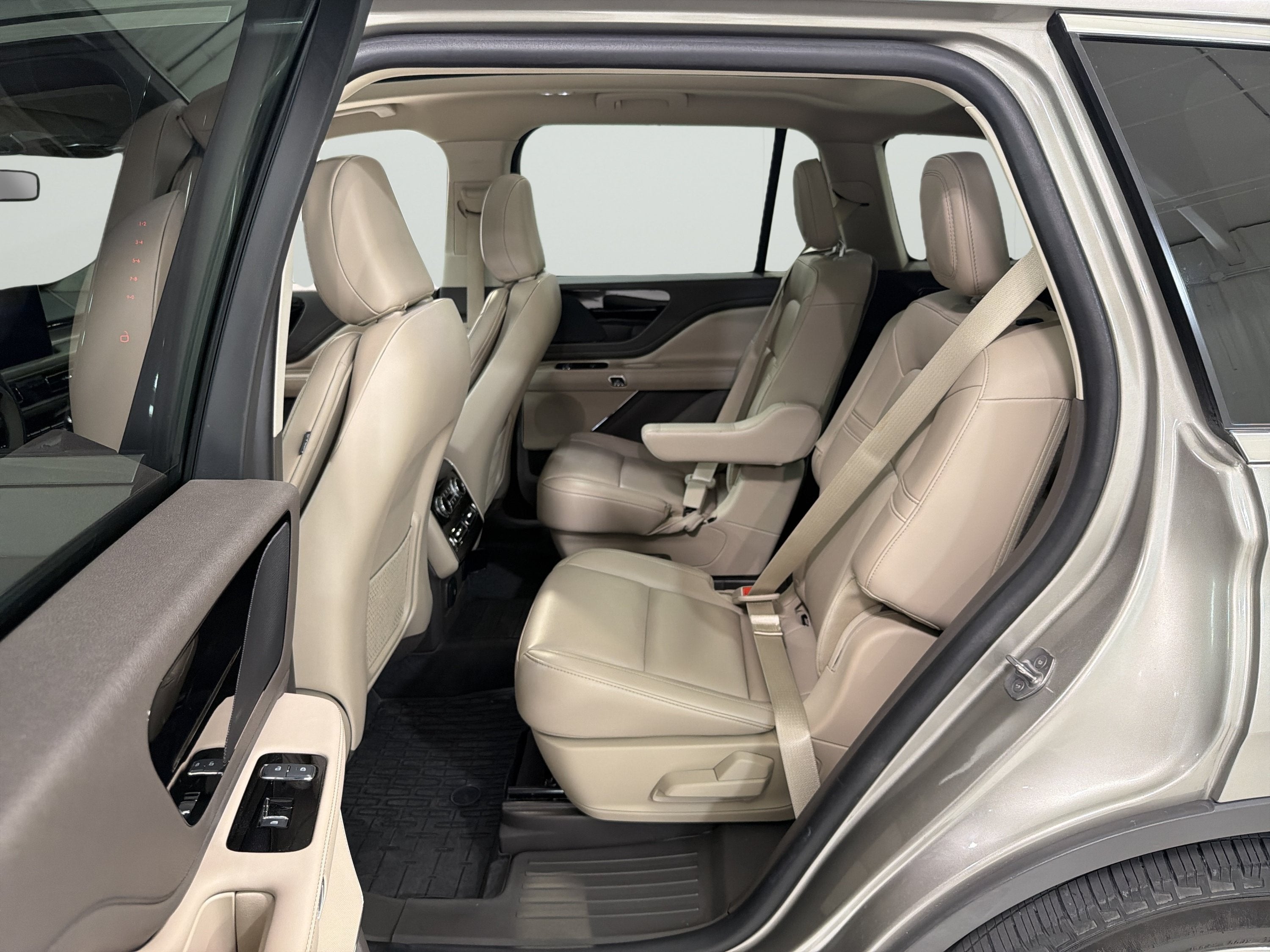 2023 Lincoln Aviator Standard