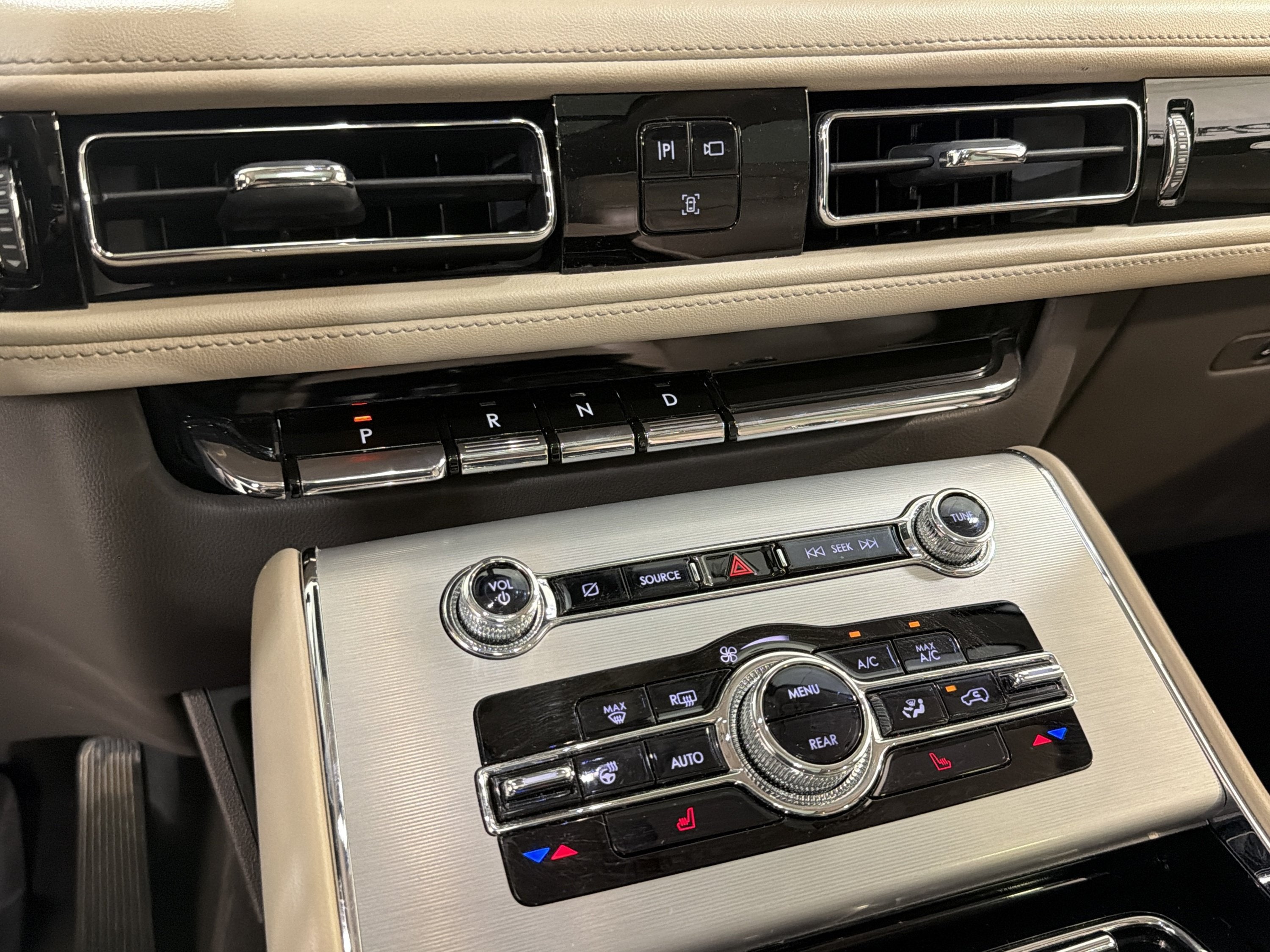 2023 Lincoln Aviator Standard