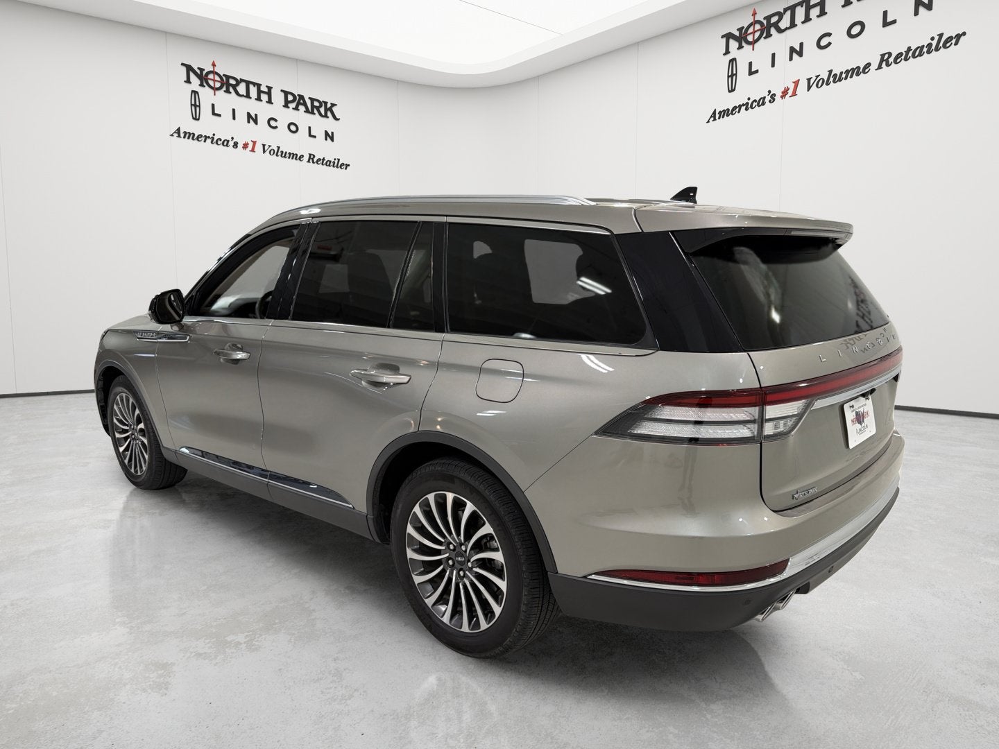 2023 Lincoln Aviator Standard