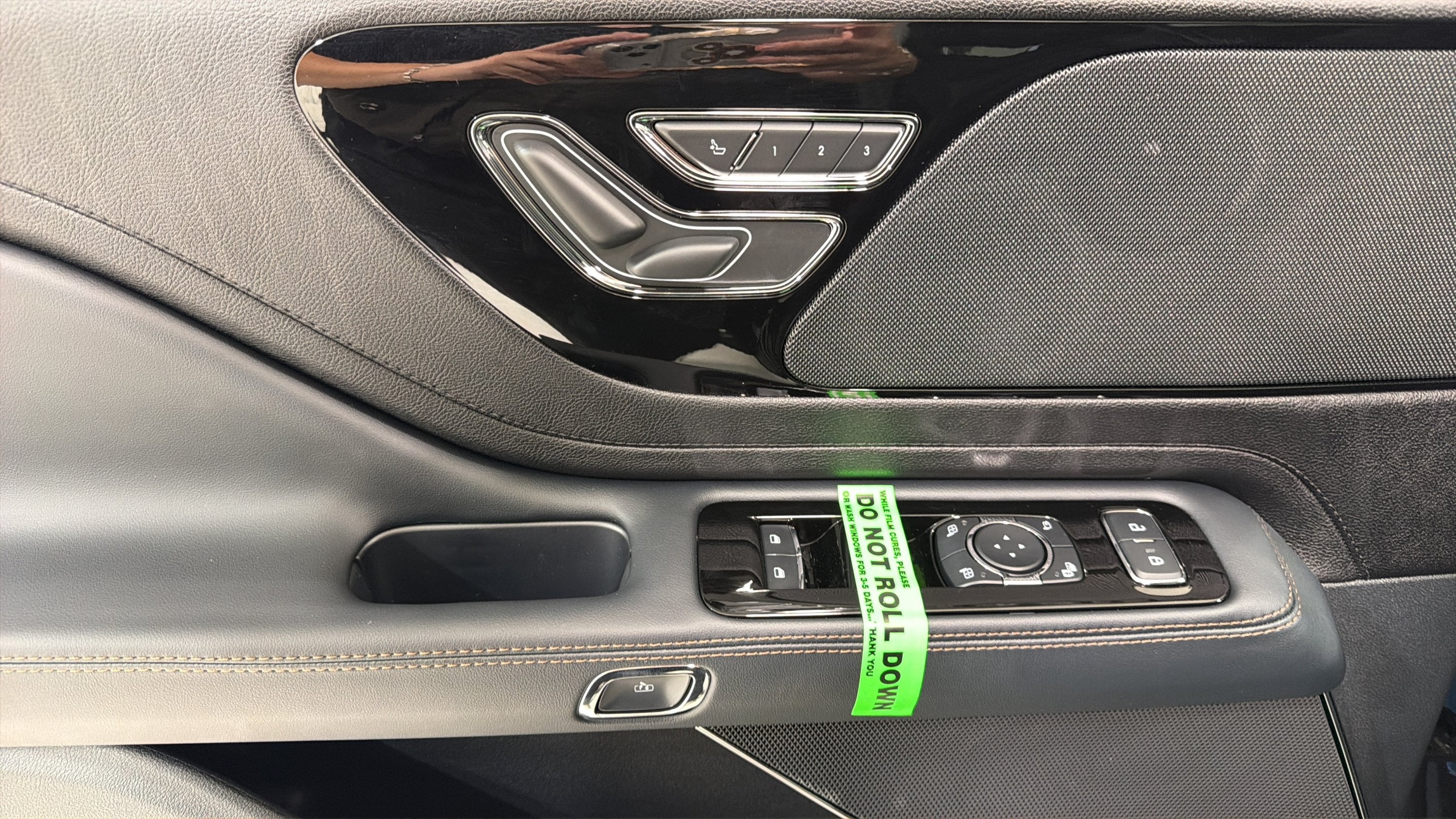 2027 Lincoln Aviator Premiere