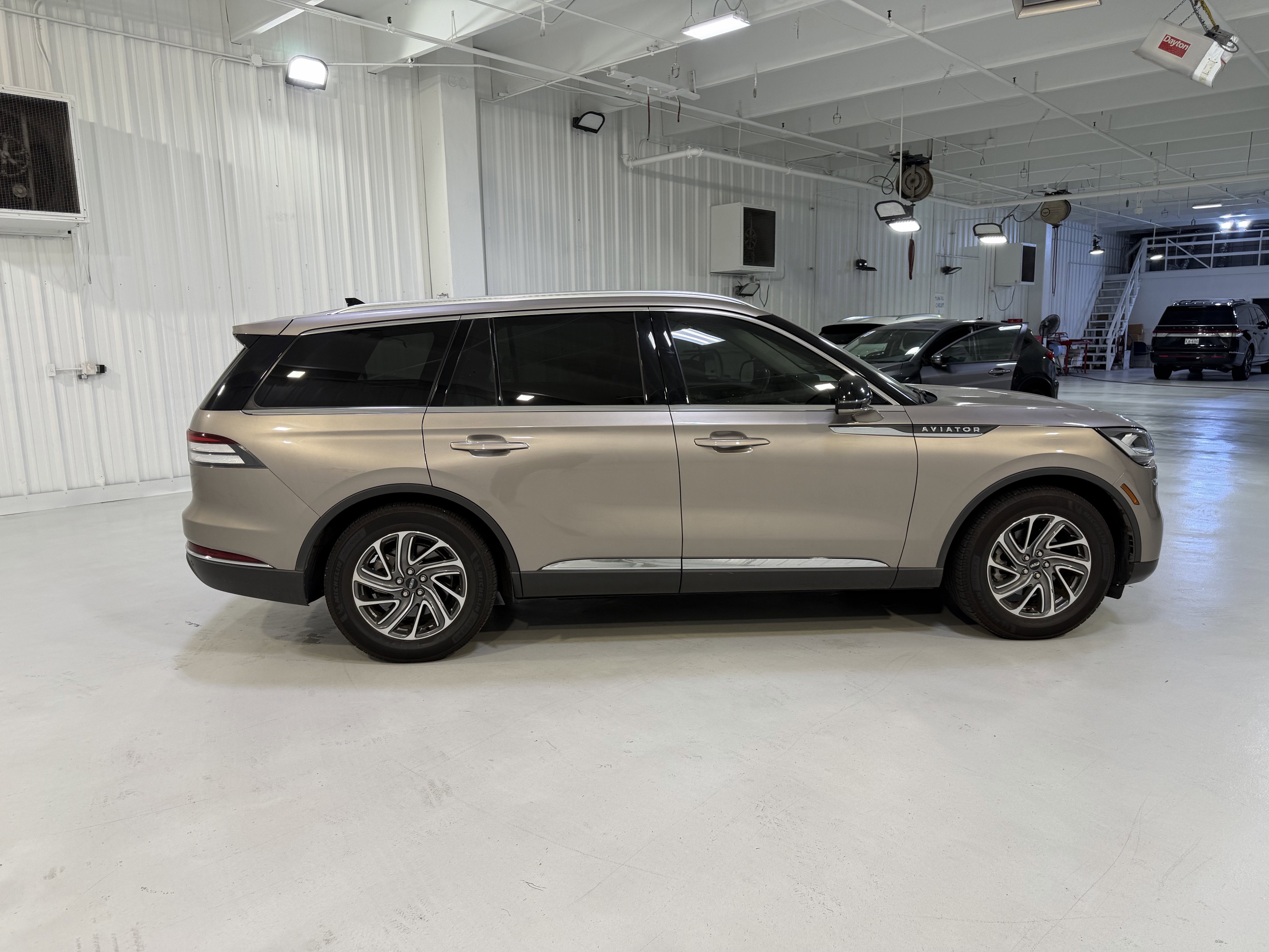 2021 Lincoln Aviator Standard