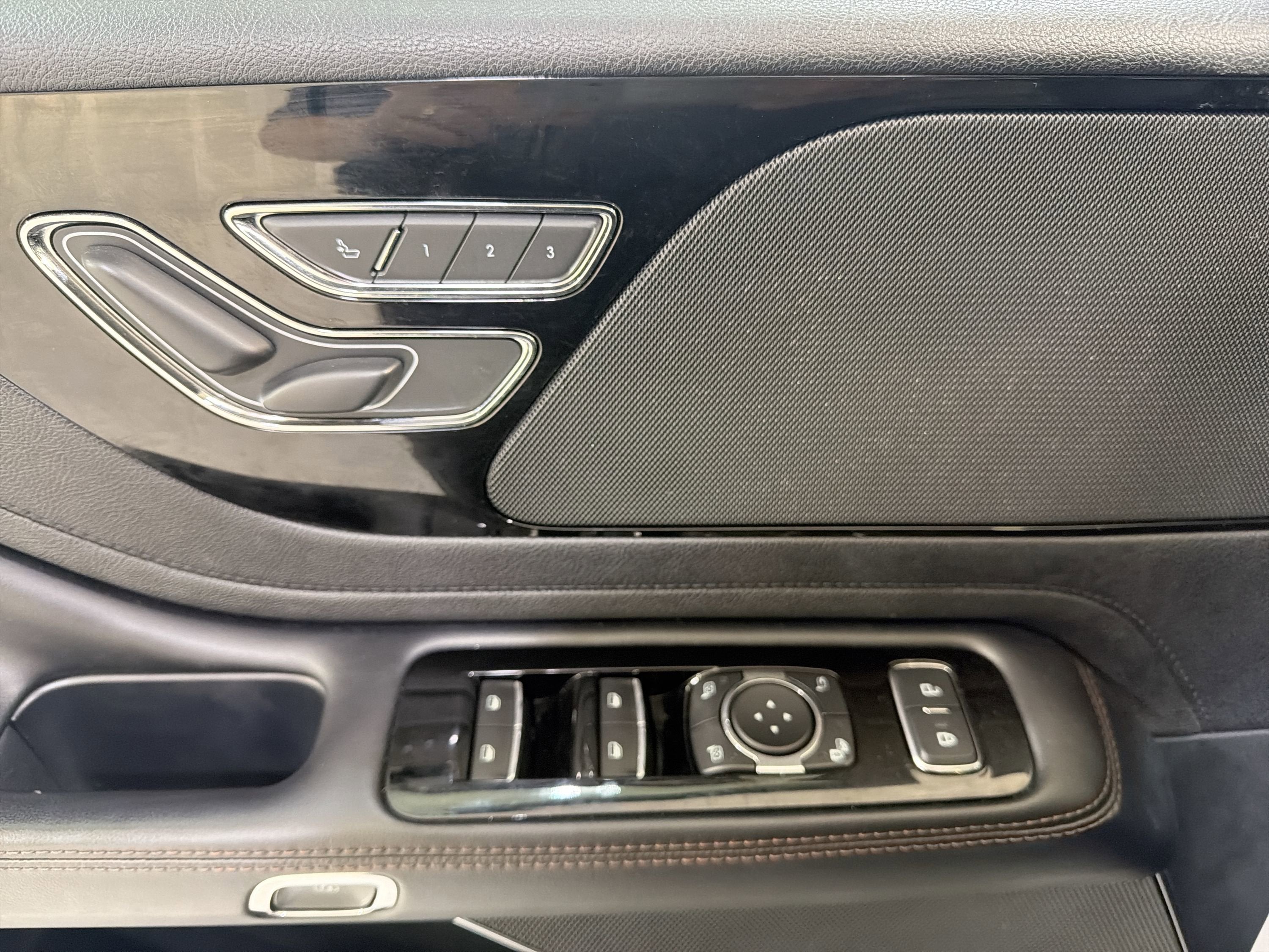 2022 Lincoln Aviator Standard