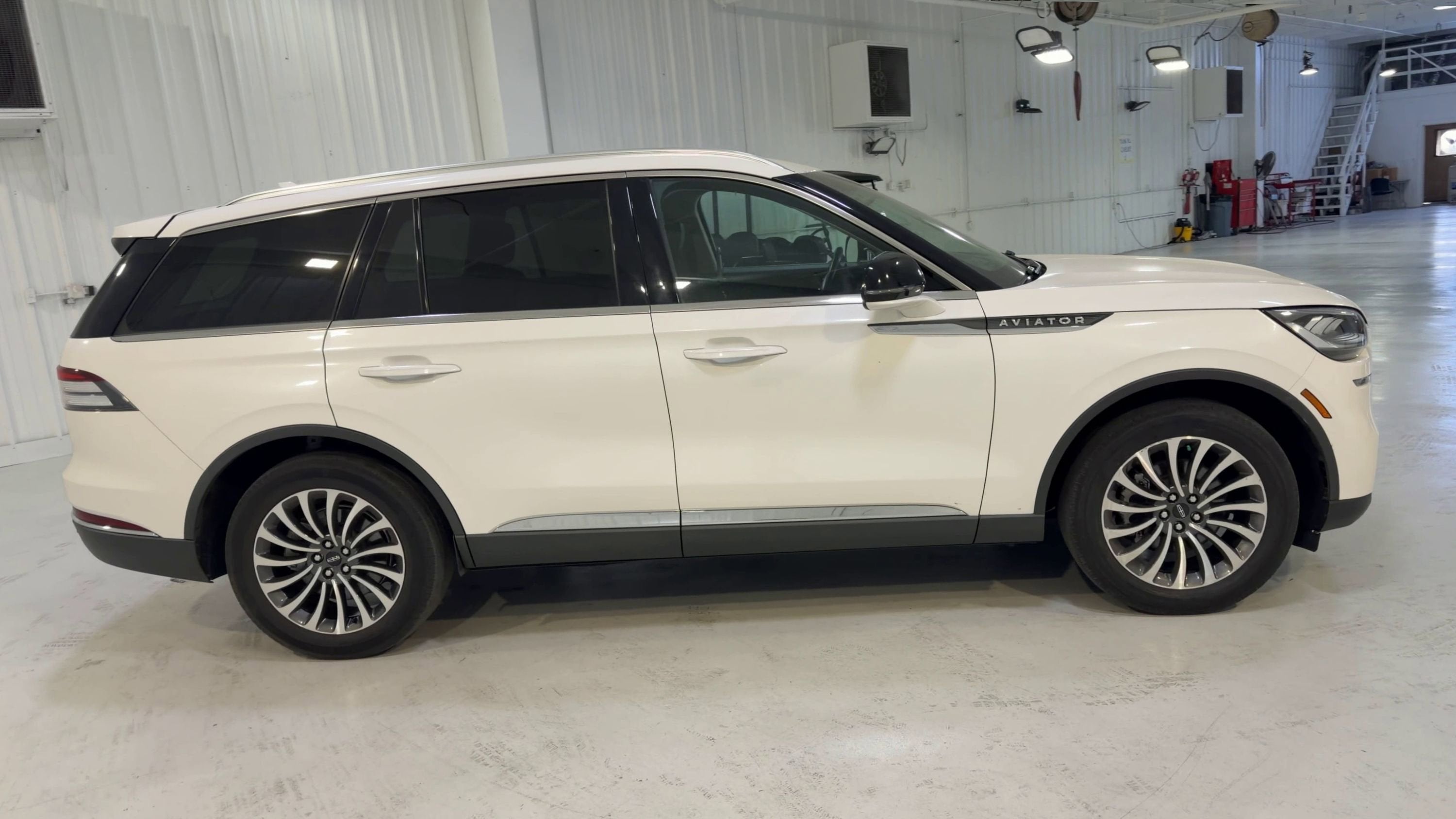 2022 Lincoln Aviator Standard