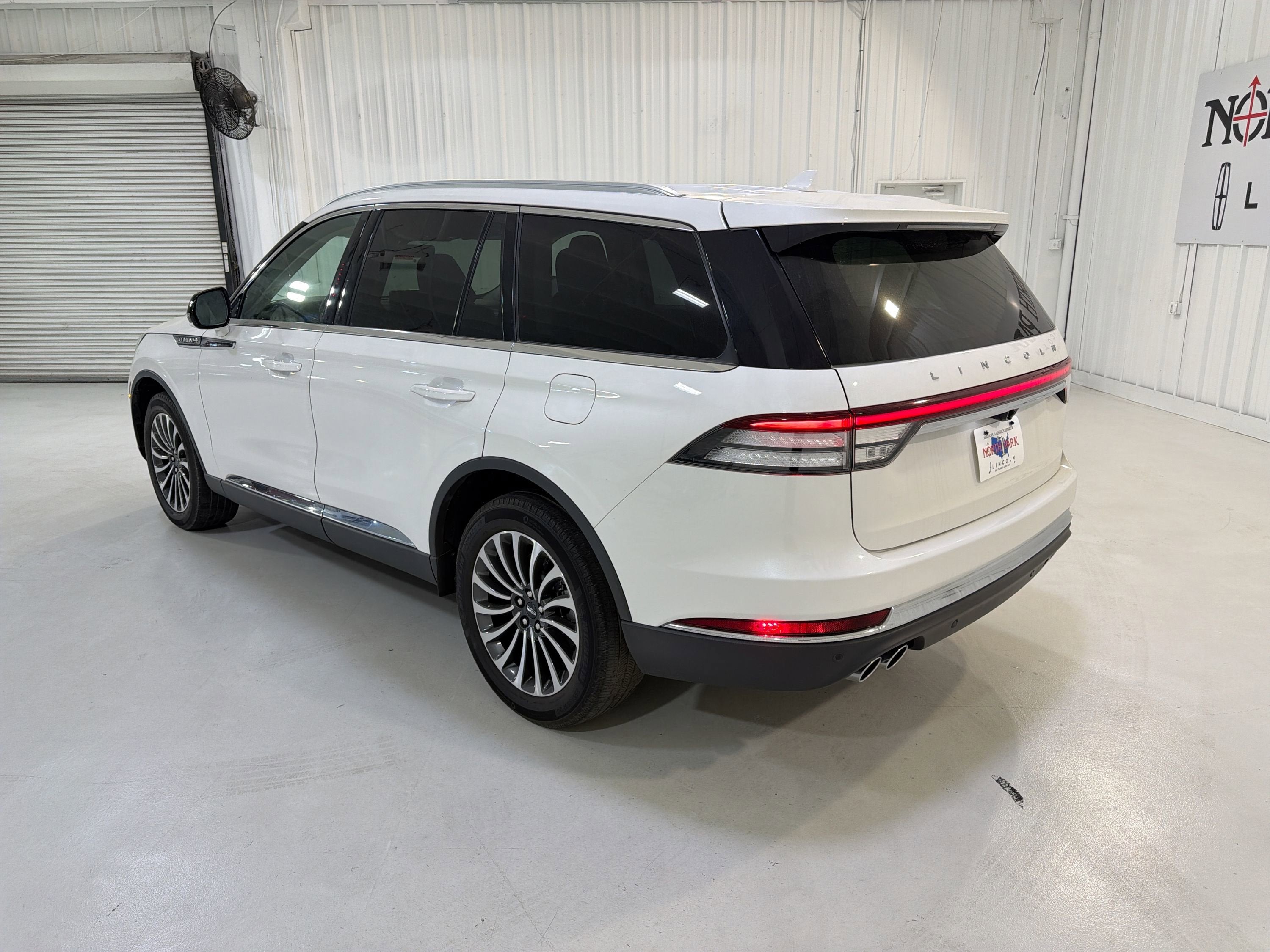 2022 Lincoln Aviator Standard