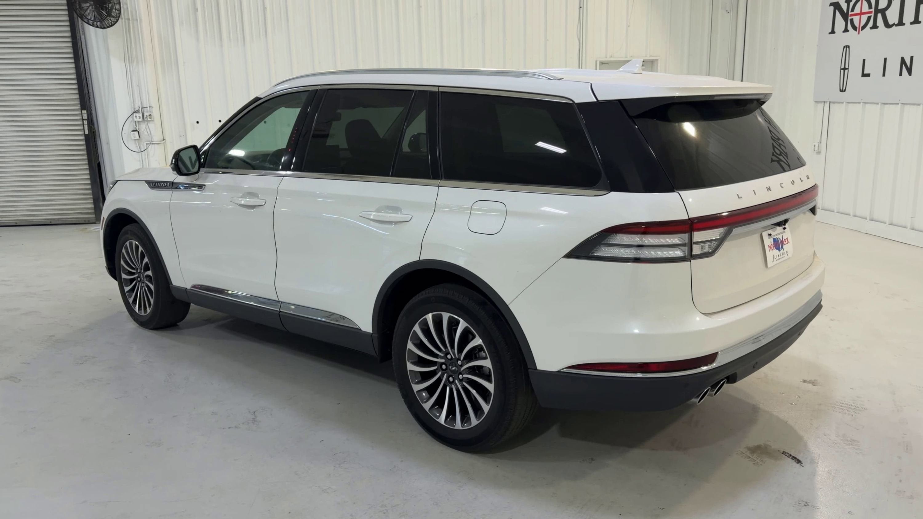 2022 Lincoln Aviator Standard