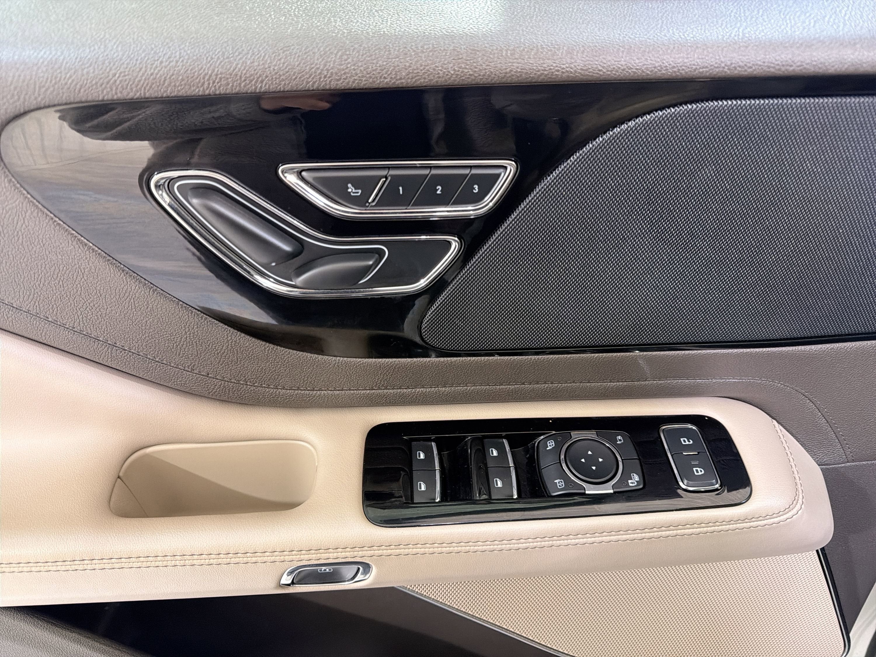 2023 Lincoln Aviator Standard