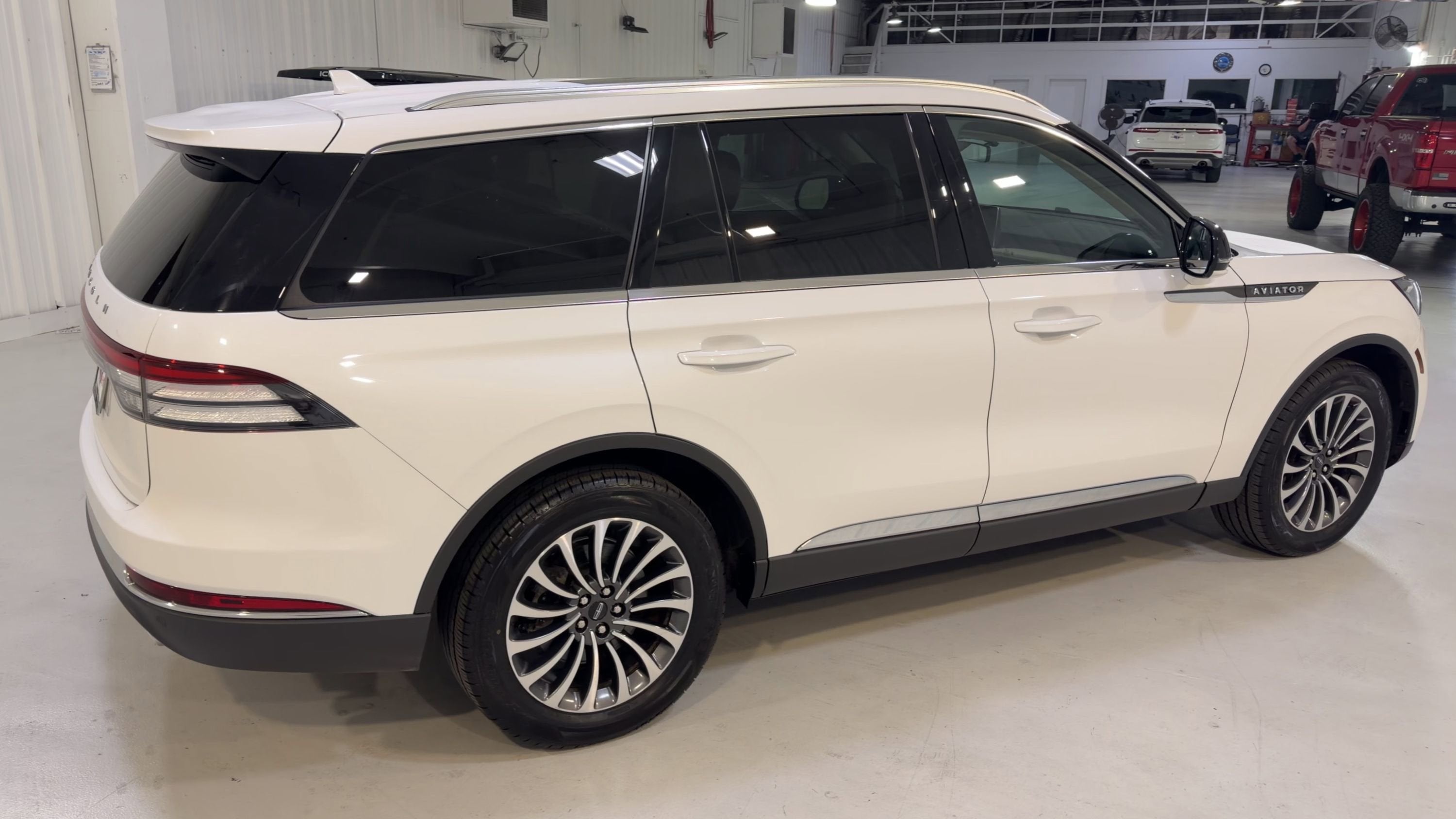2023 Lincoln Aviator Standard