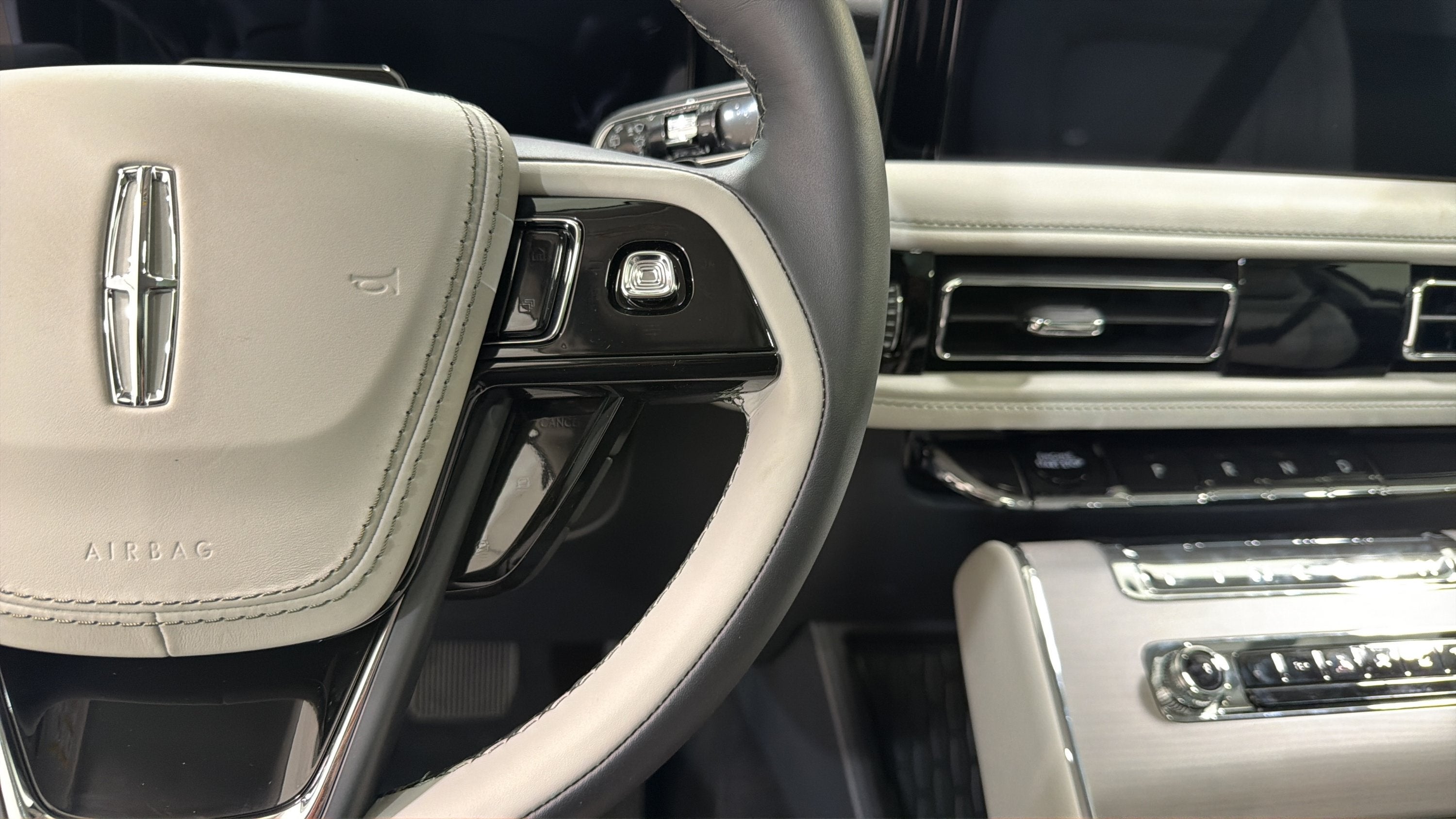 2027 Lincoln Aviator Reserve