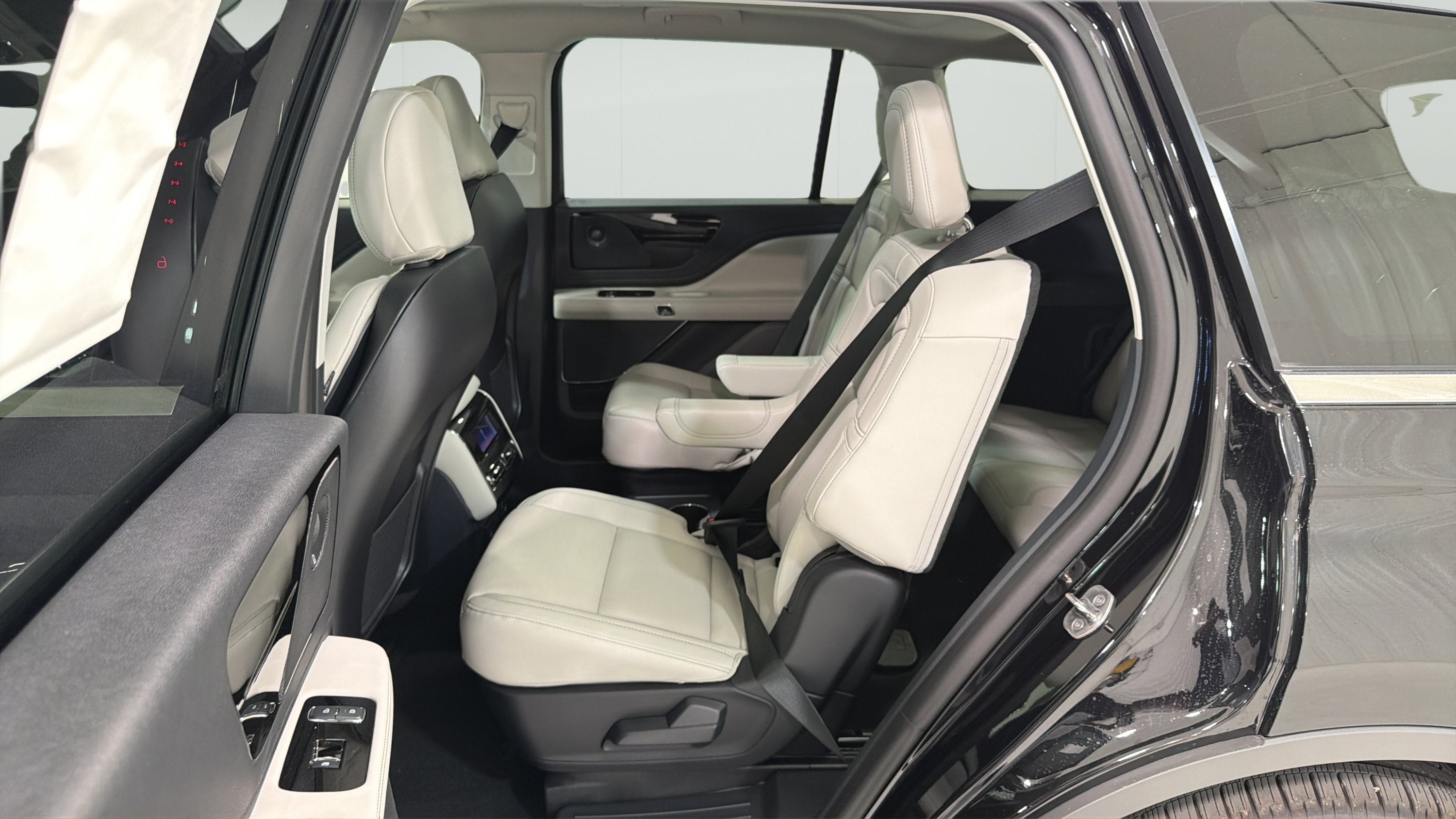 2027 Lincoln Aviator Reserve