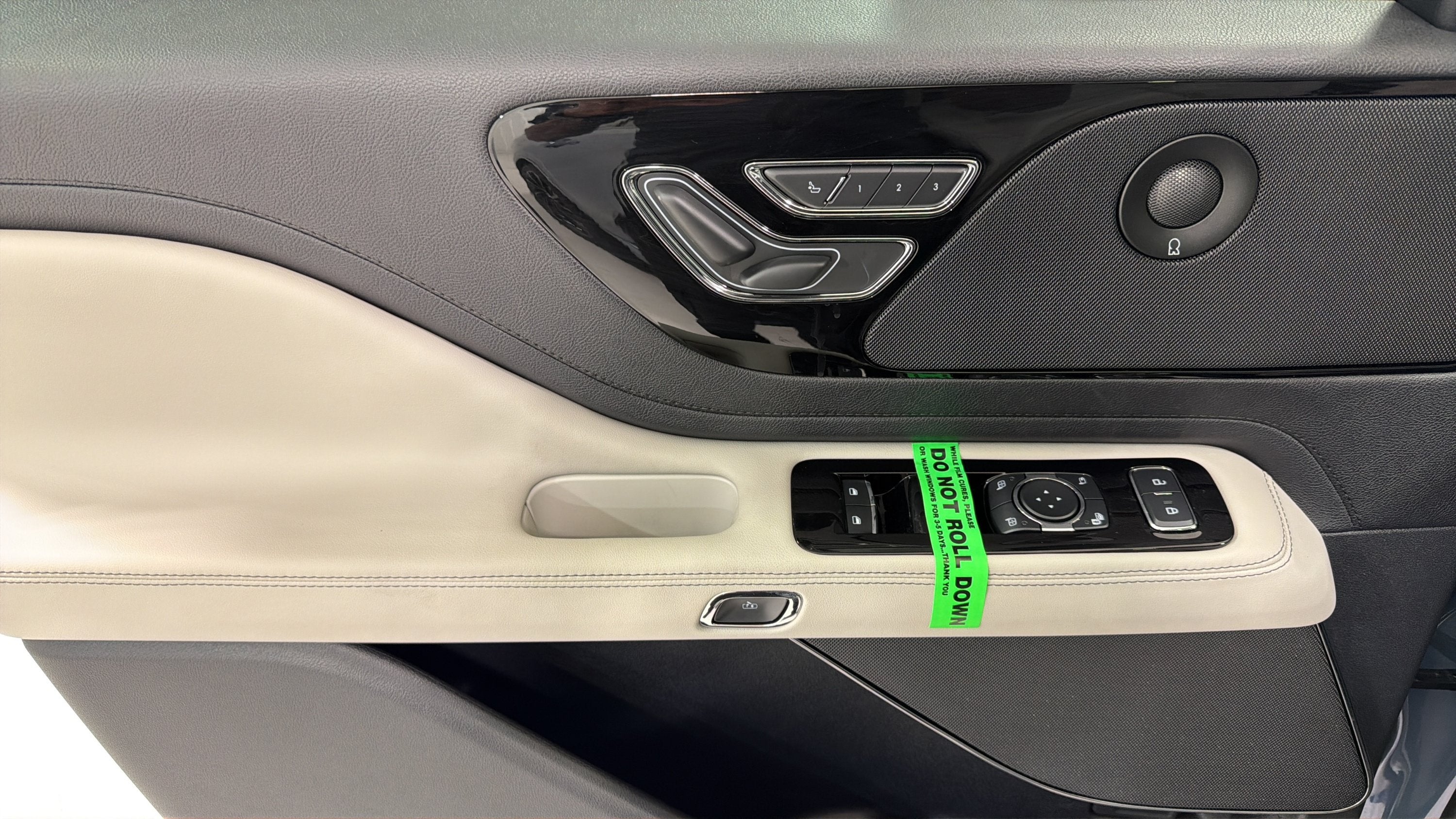 2027 Lincoln Aviator Reserve