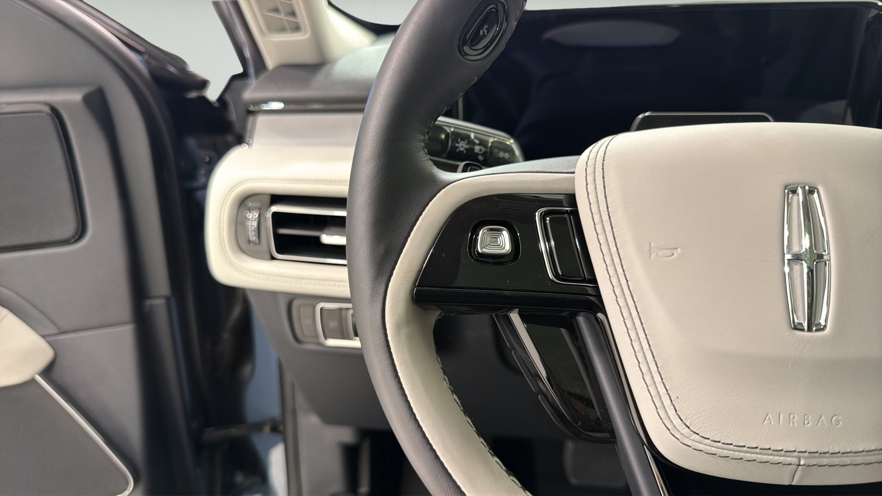 2027 Lincoln Aviator Reserve