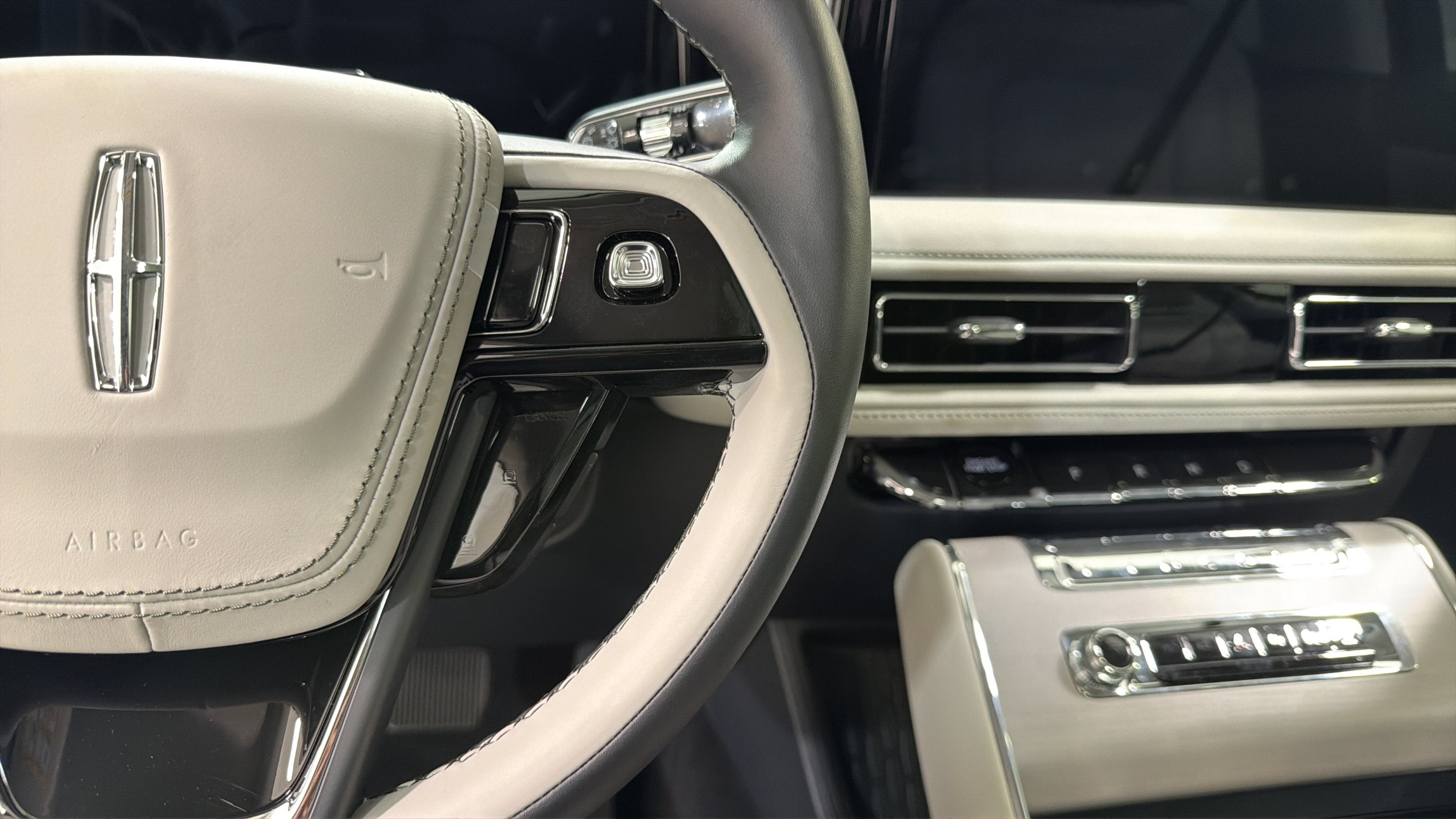 2027 Lincoln Aviator Reserve