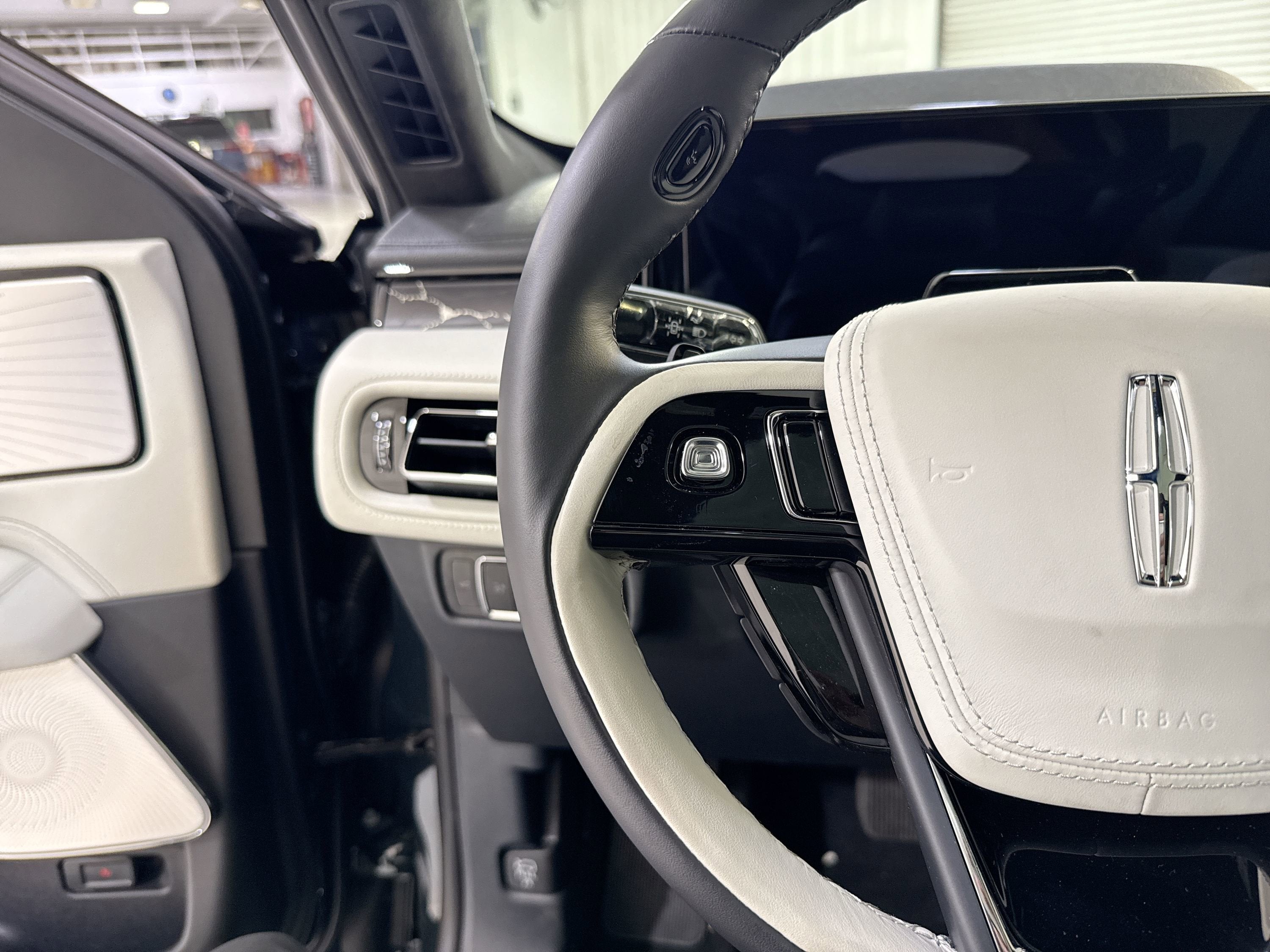 2025 Lincoln Aviator Black Label