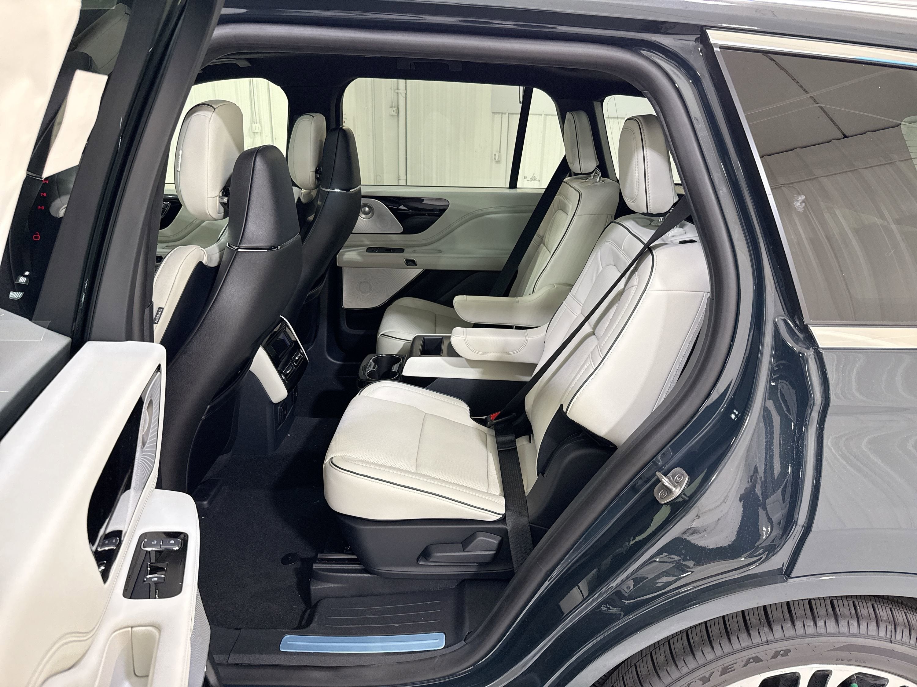 2025 Lincoln Aviator Black Label