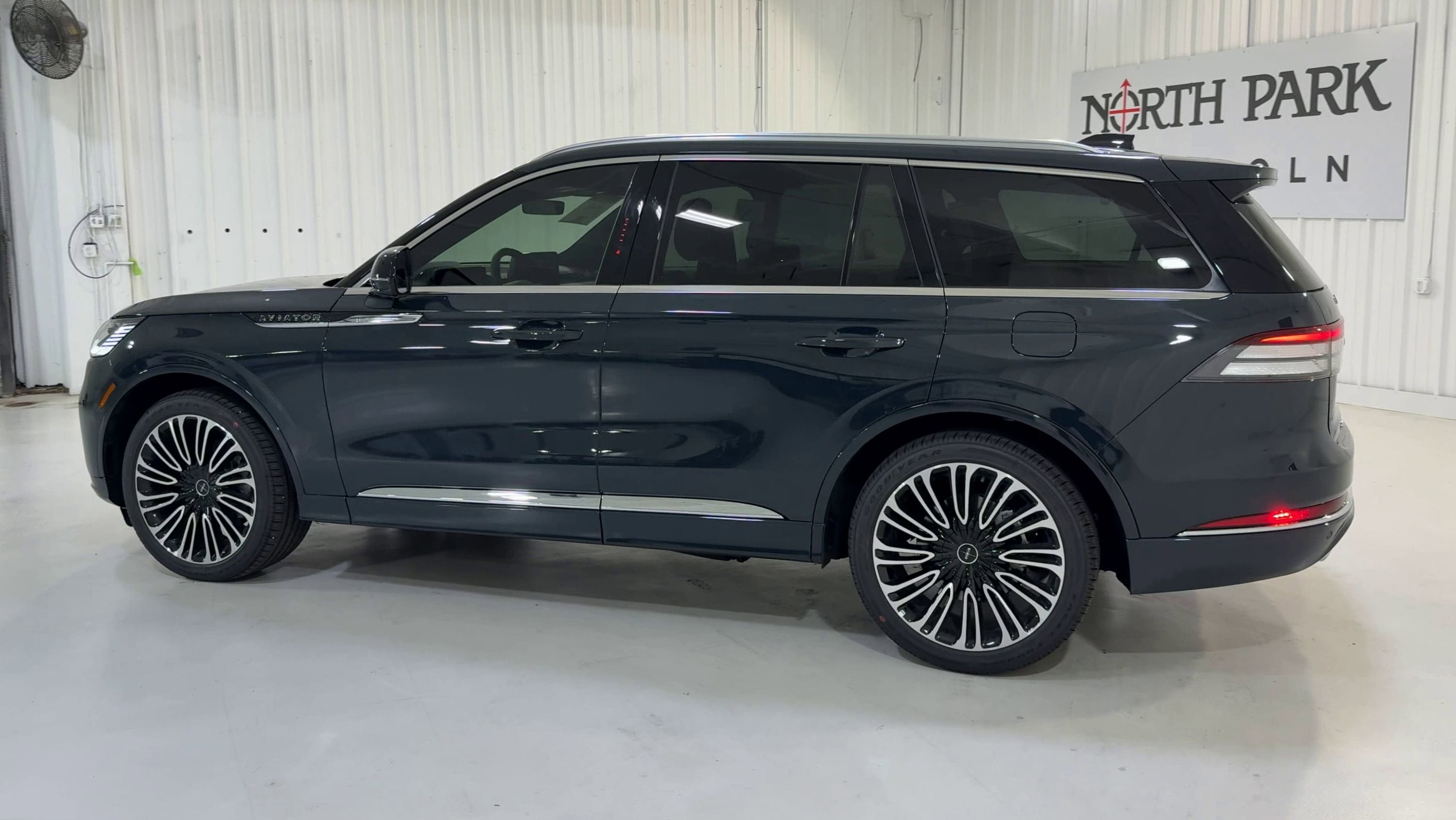 2025 Lincoln Aviator Black Label