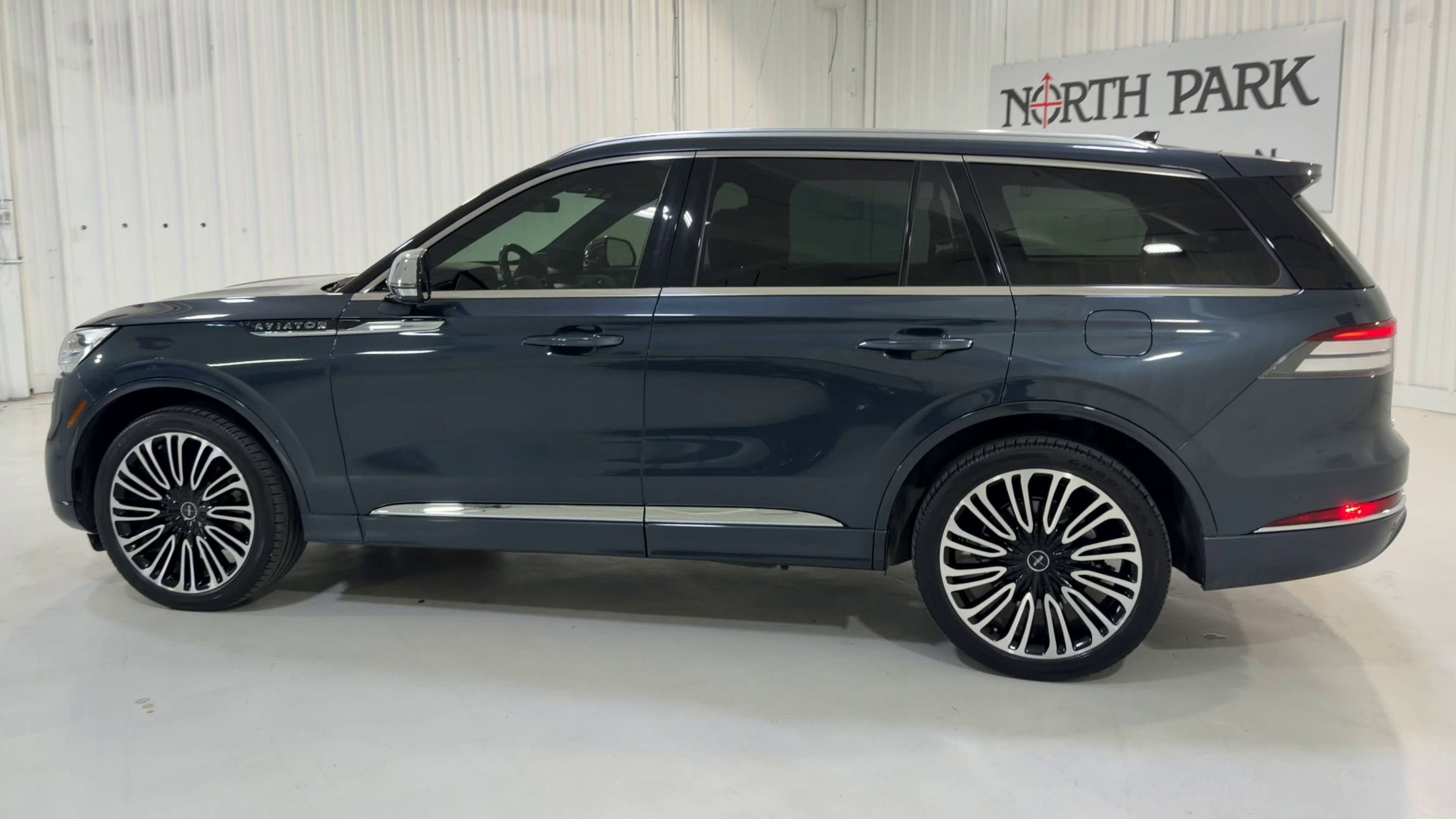2022 Lincoln Aviator Black Label