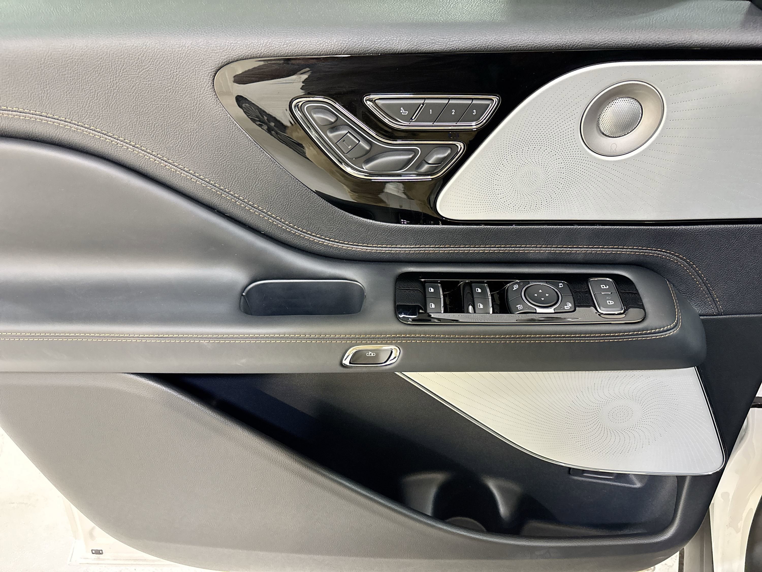 2025 Lincoln Aviator Black Label