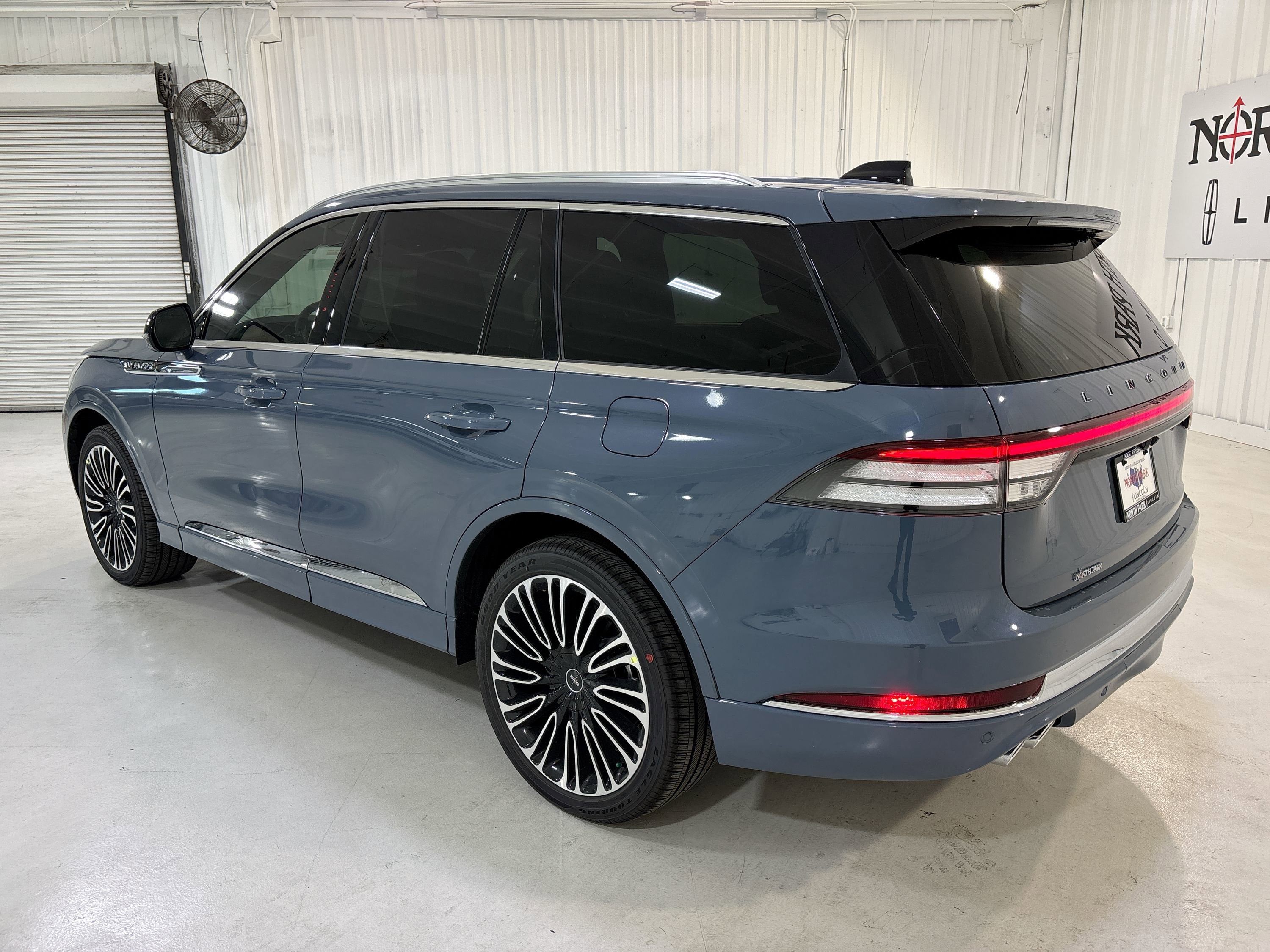 2025 Lincoln Aviator Black Label