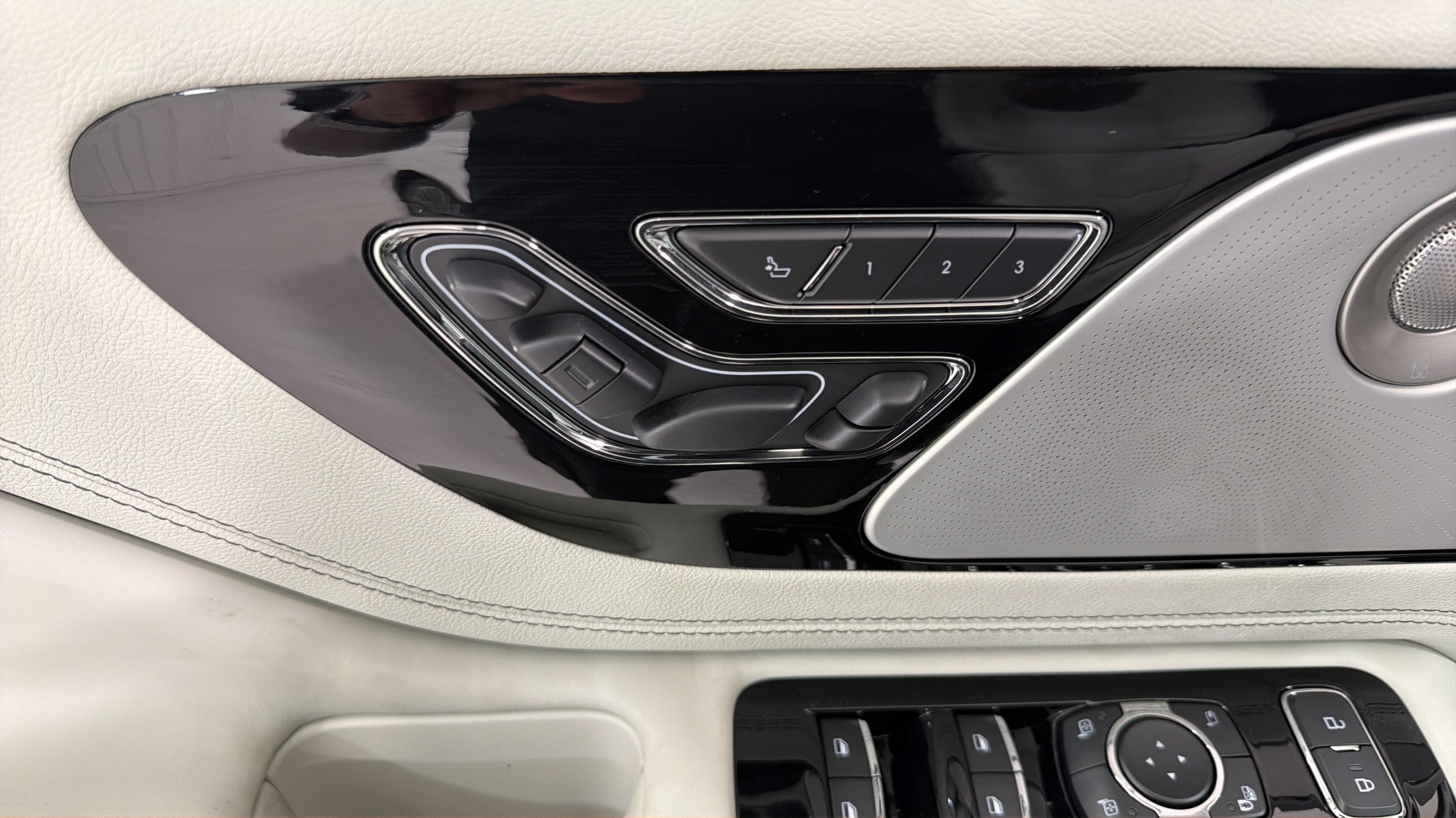 2027 Lincoln Aviator Black Label
