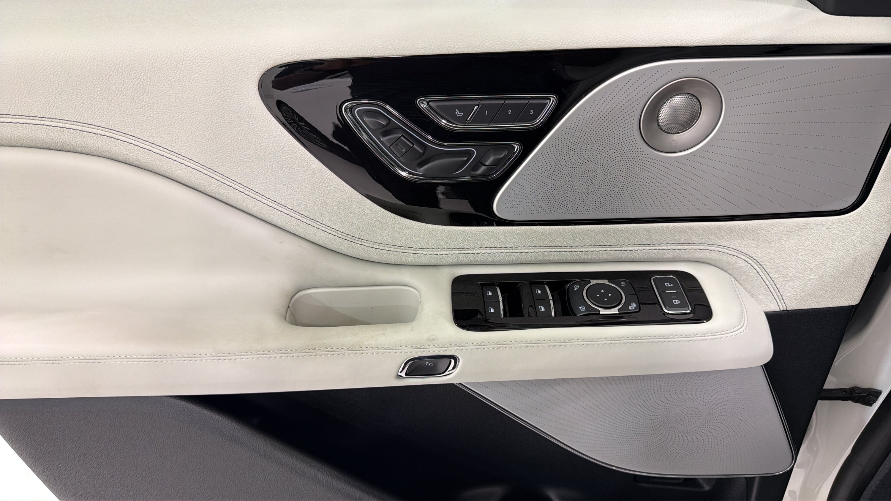 2027 Lincoln Aviator Black Label