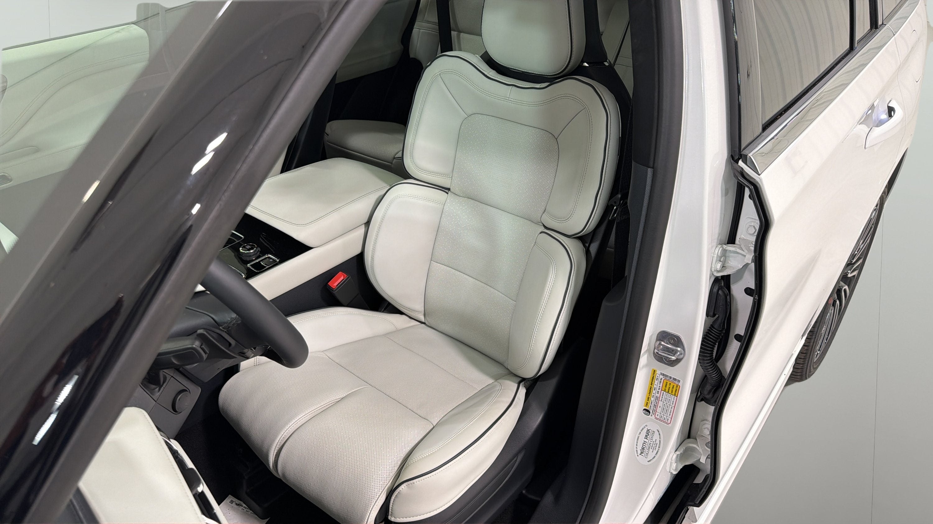 2027 Lincoln Aviator Black Label