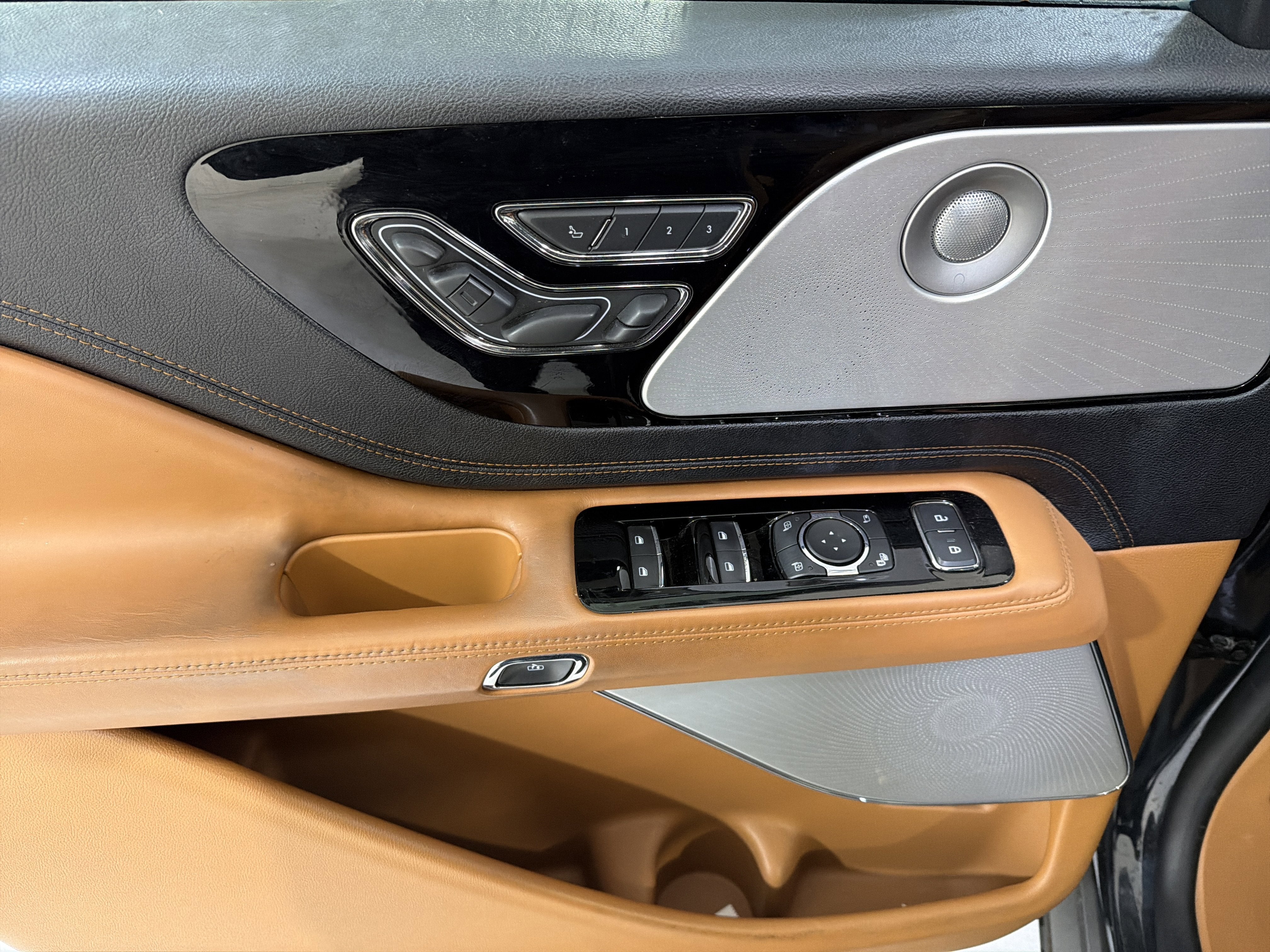 2020 Lincoln Aviator Black Label