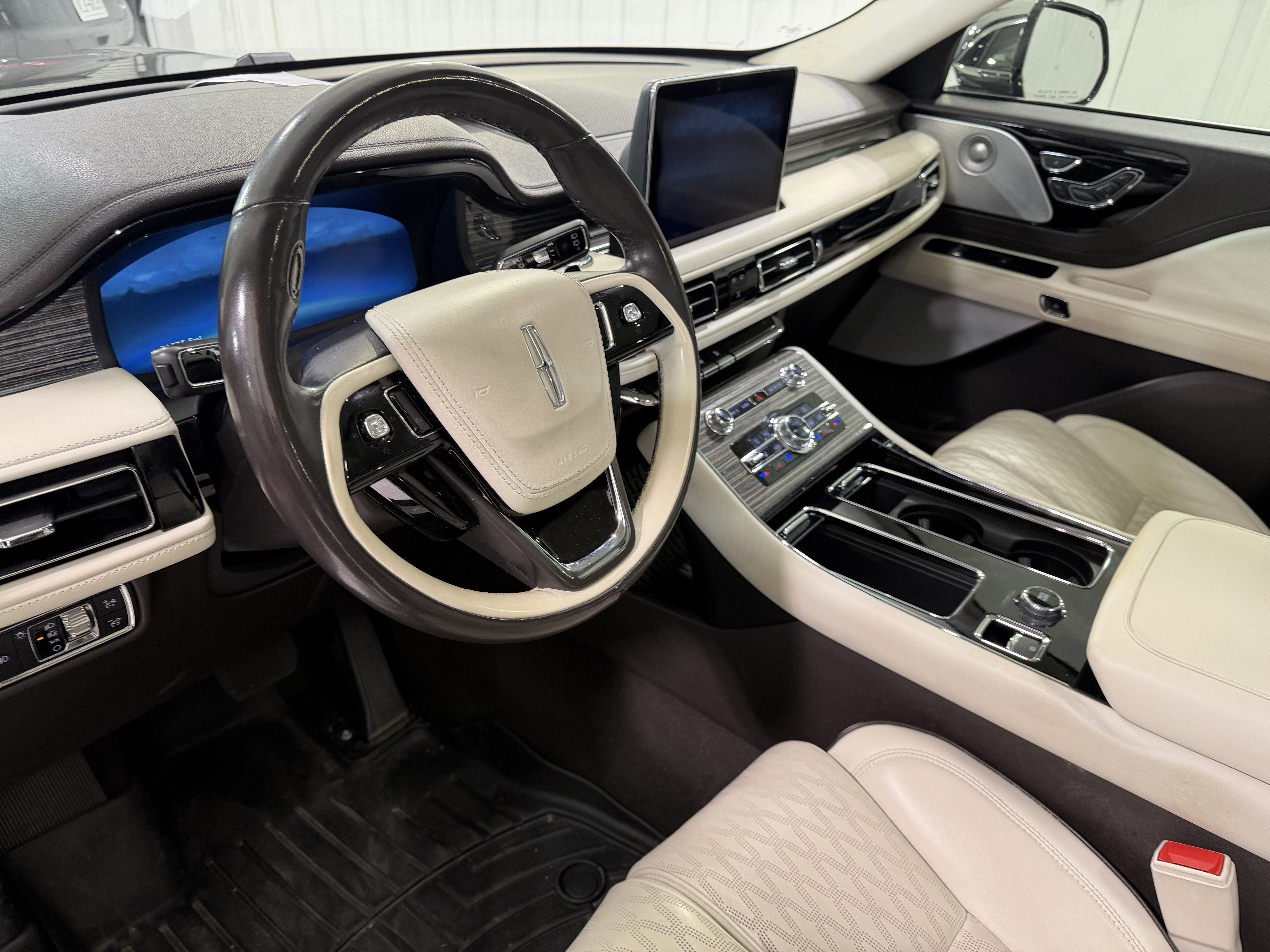 2022 Lincoln Aviator Black Label