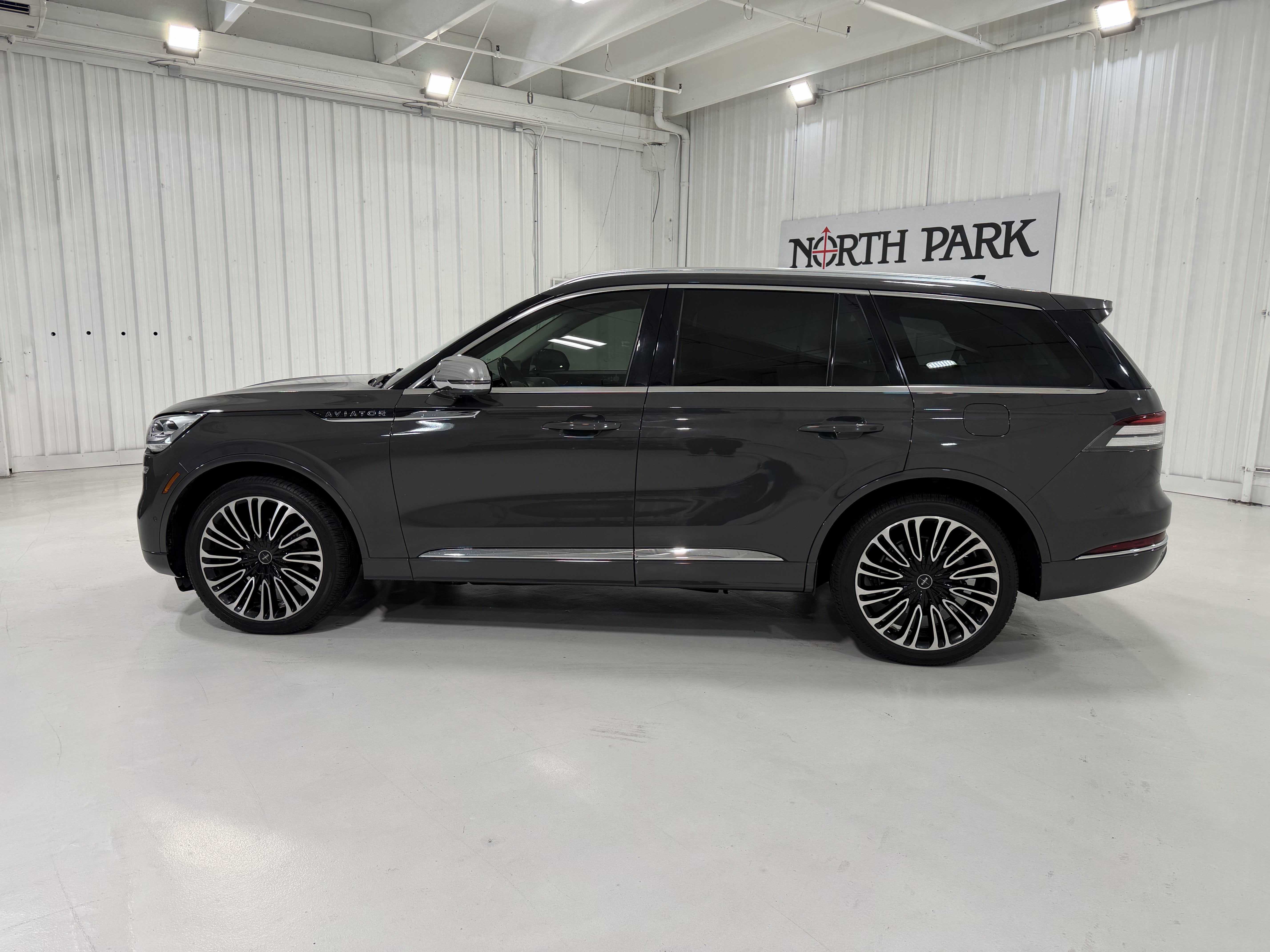 2022 Lincoln Aviator Black Label