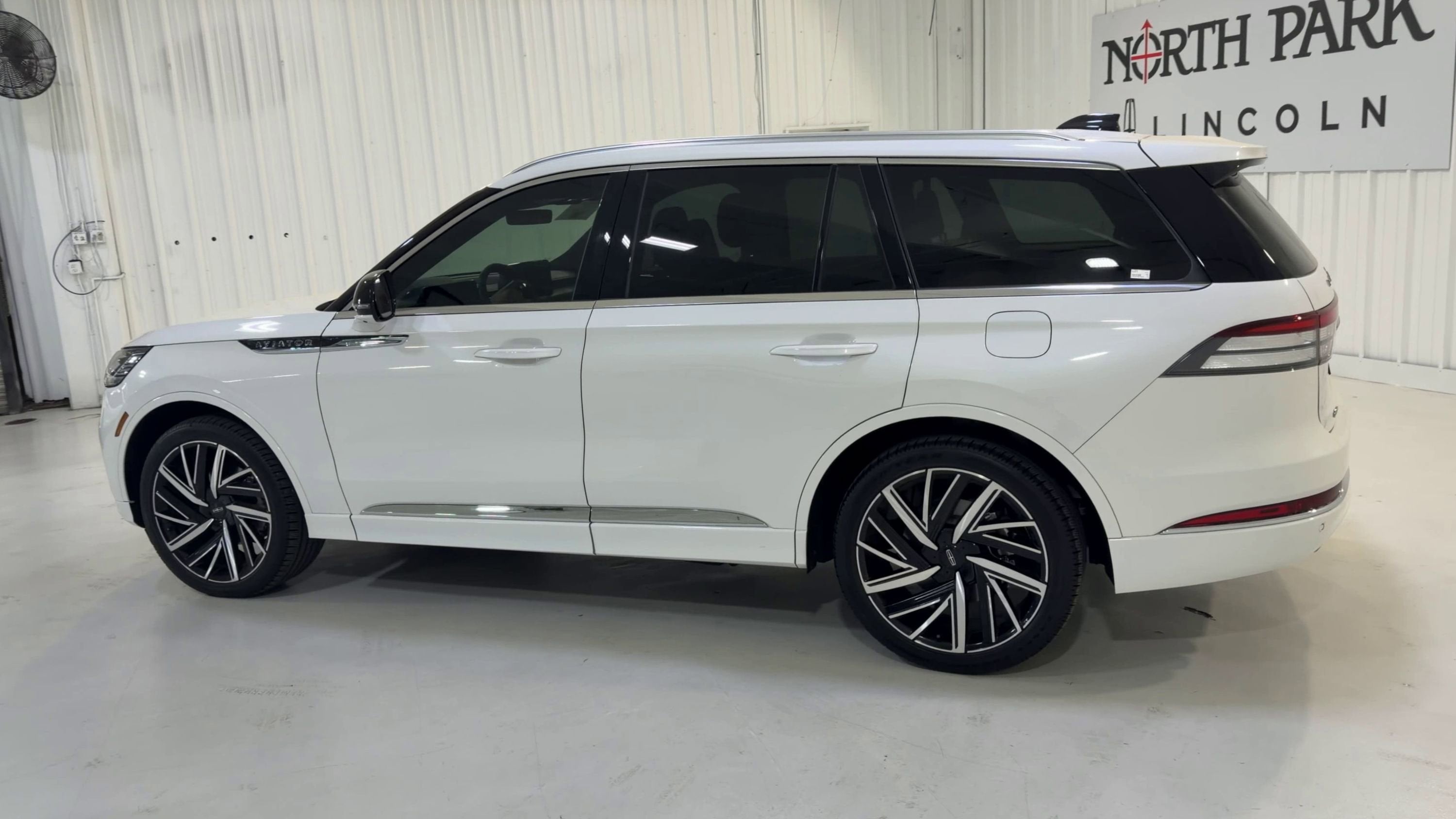 2025 Lincoln Aviator Black Label