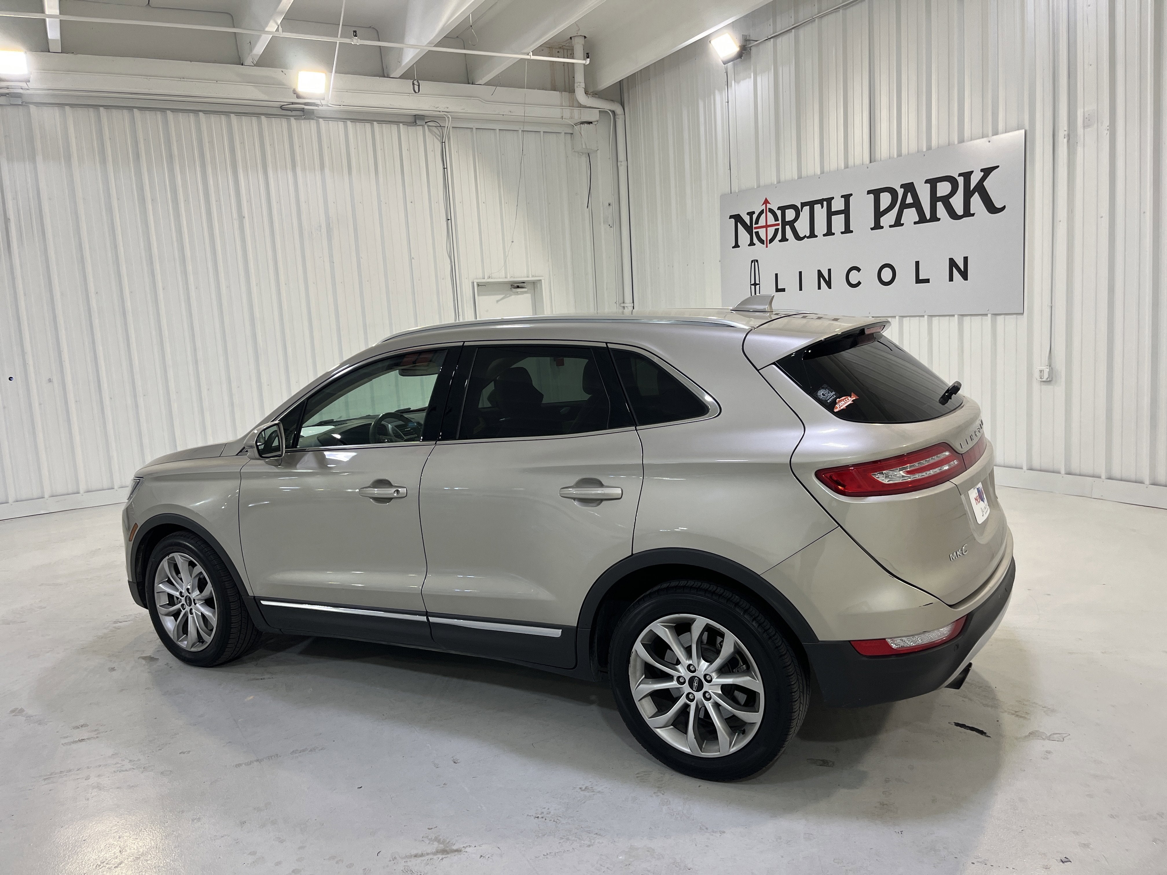 2015 Lincoln MKC Base