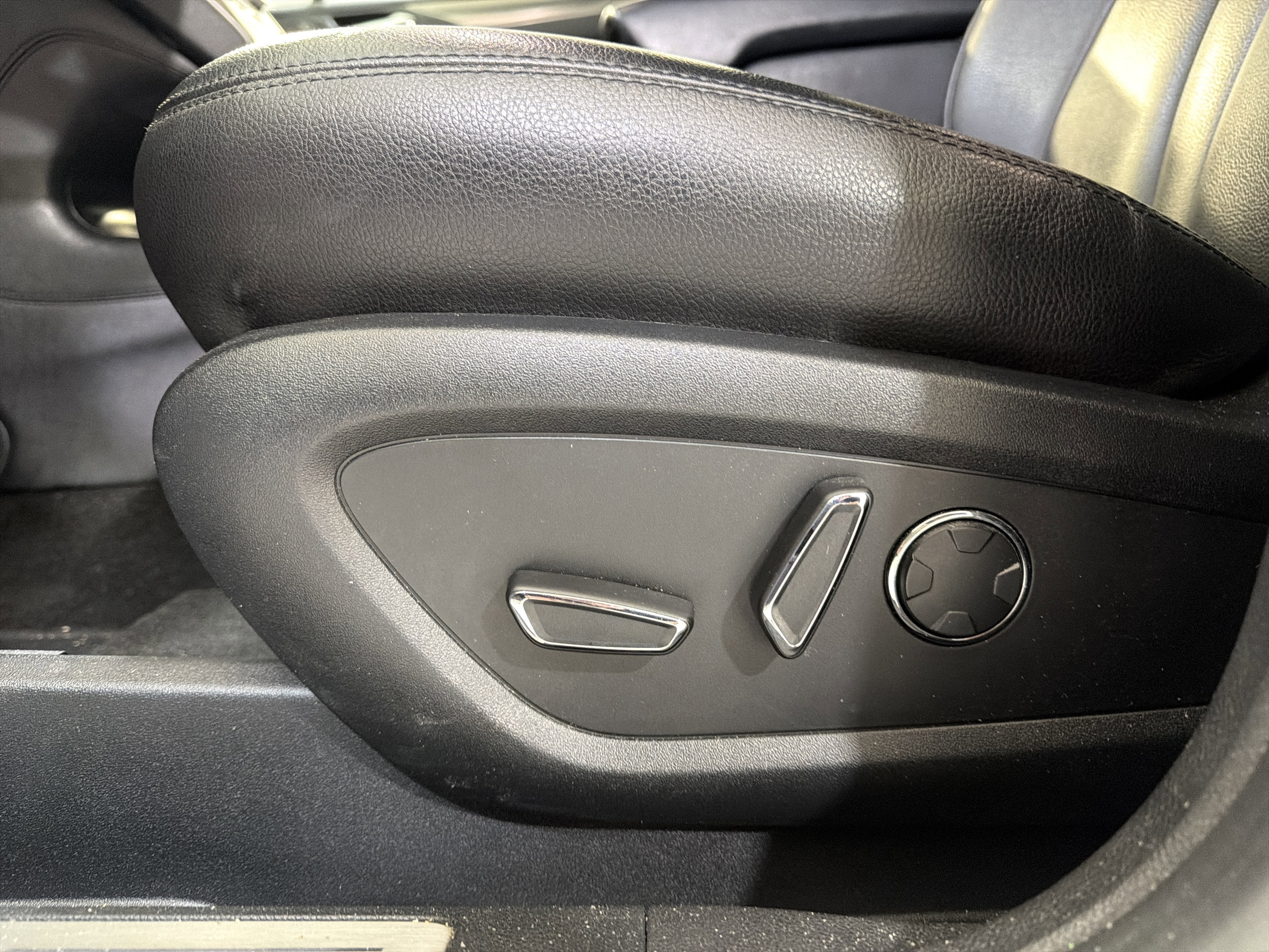 2019 Lincoln MKC Standard