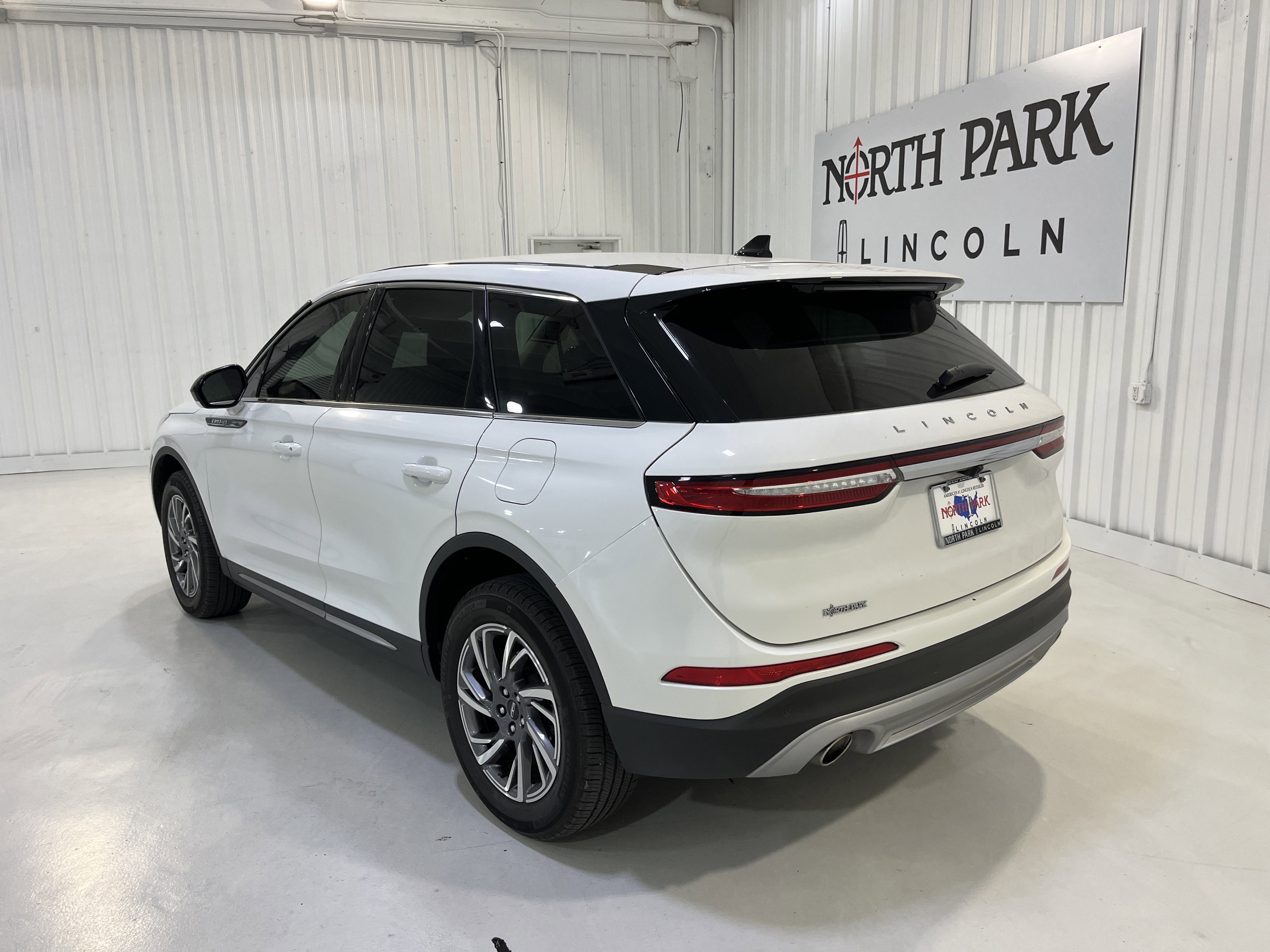 2023 Lincoln Corsair Standard