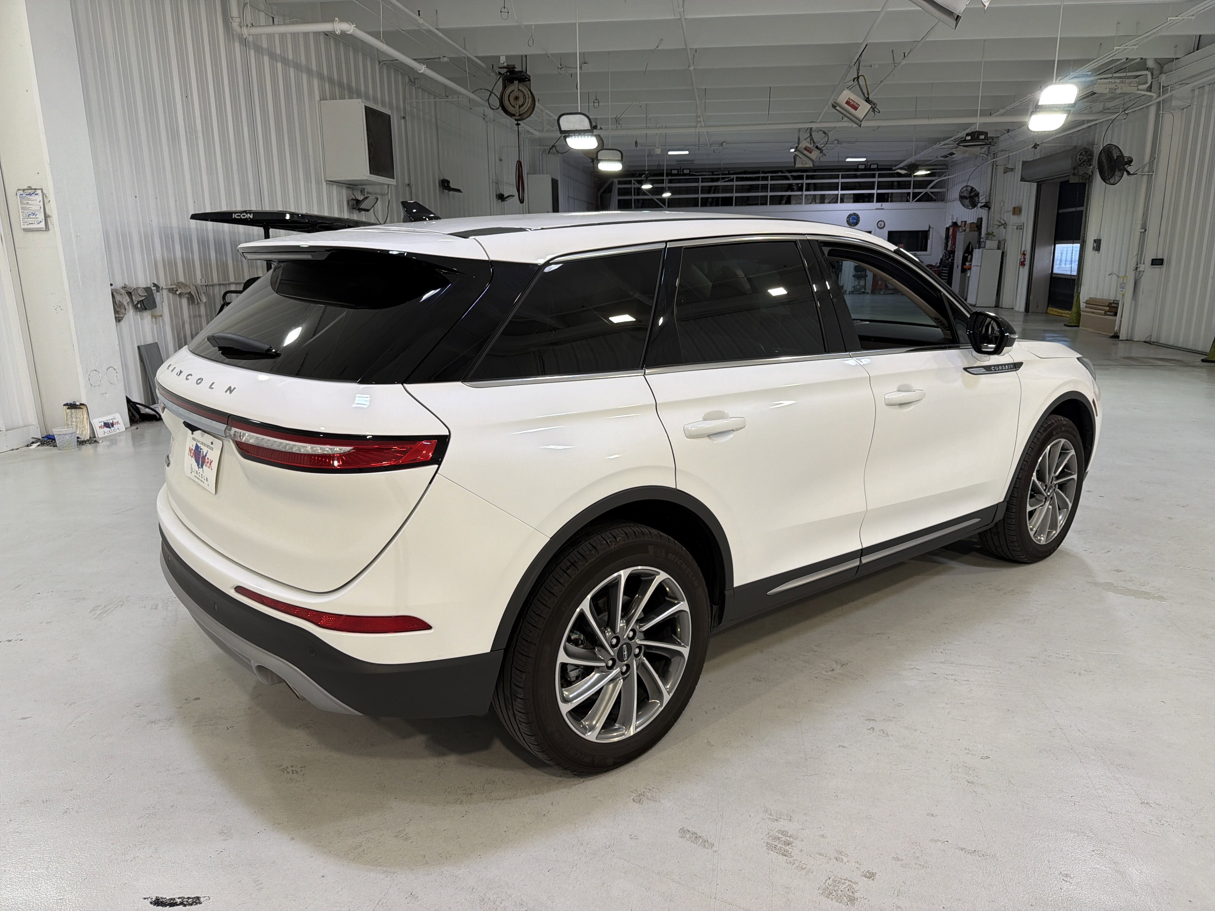 2023 Lincoln Corsair Standard