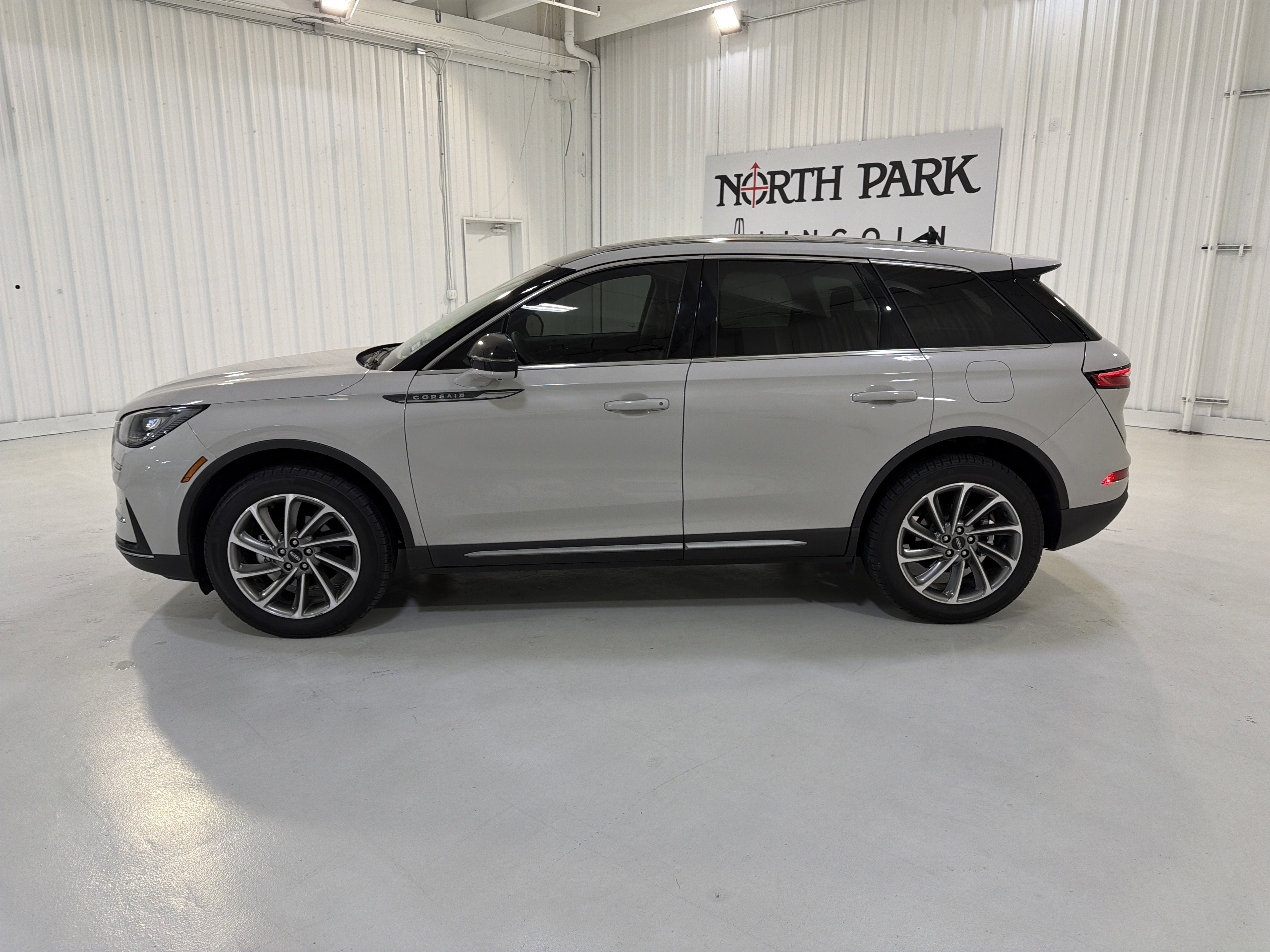 2023 Lincoln Corsair Standard