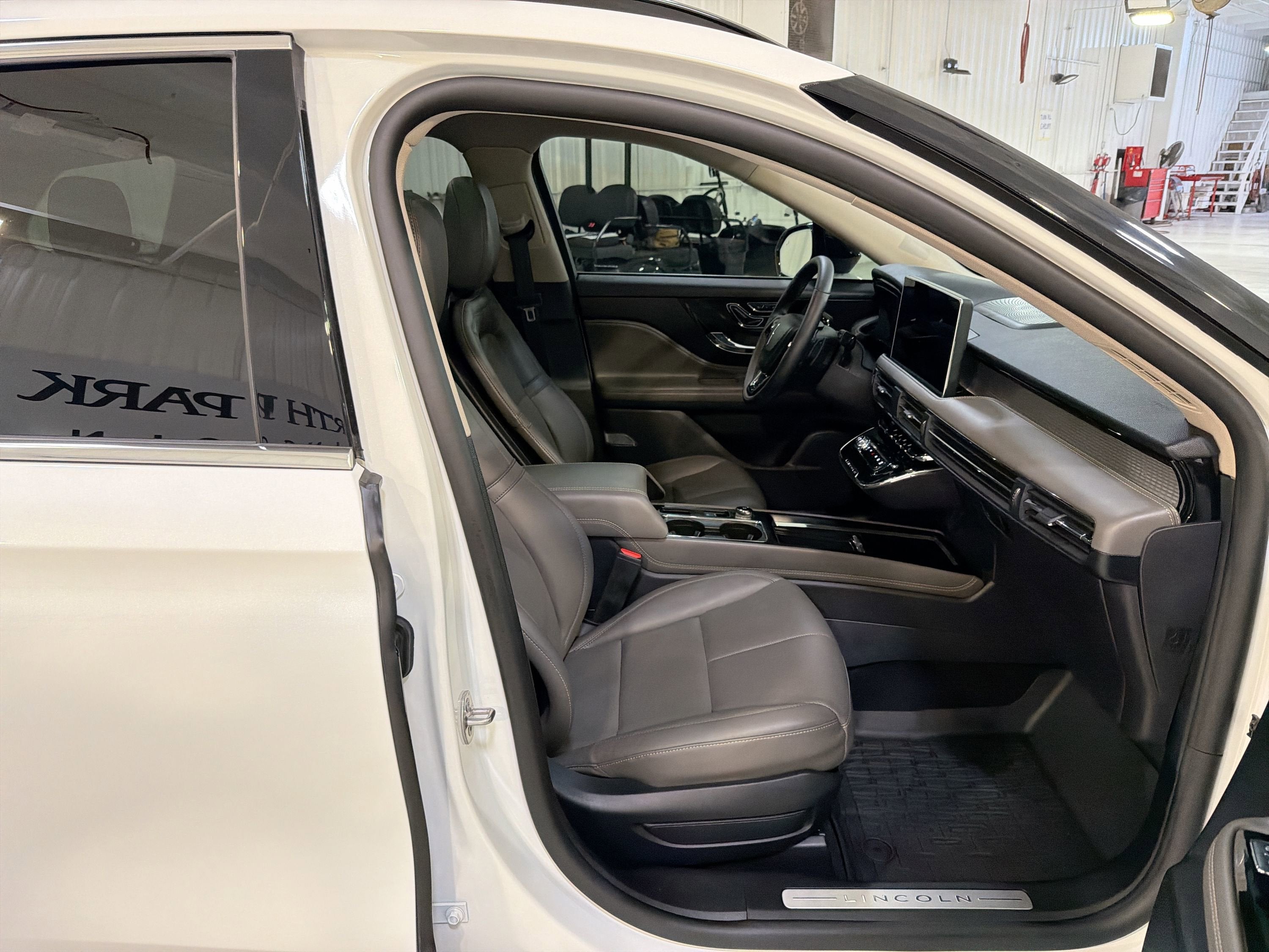 2025 Lincoln Corsair Premiere