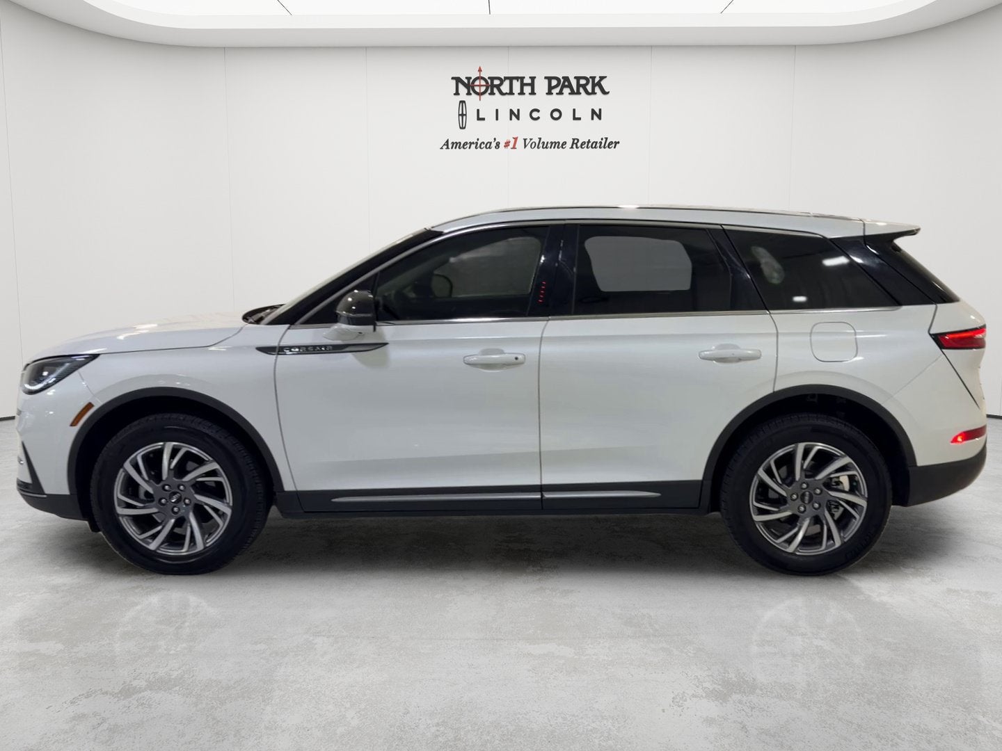 2023 Lincoln Corsair Standard